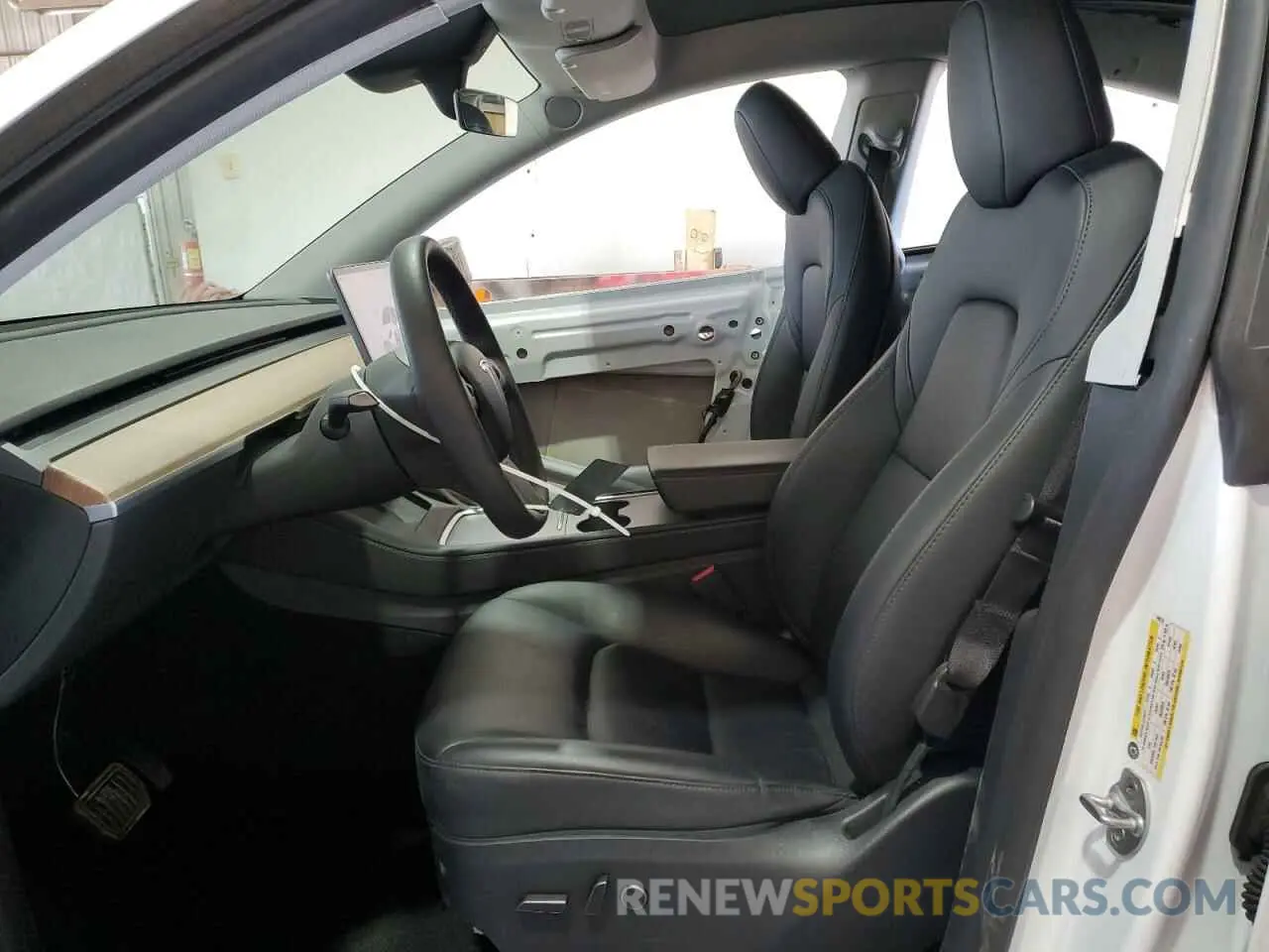 7 Photograph of a damaged car 7SAYGDEE3PF799376 TESLA MODEL Y 2023