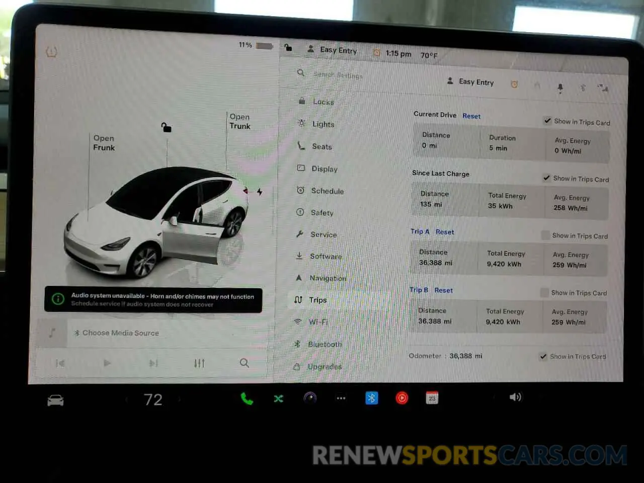 9 Photograph of a damaged car 7SAYGDEE3PF799376 TESLA MODEL Y 2023