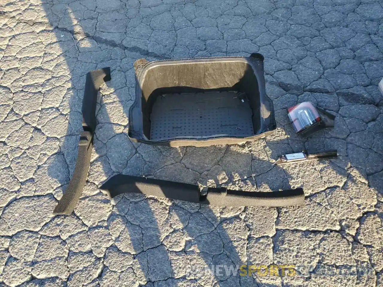 13 Photograph of a damaged car 7SAYGDEE3PF809937 TESLA MODEL Y 2023