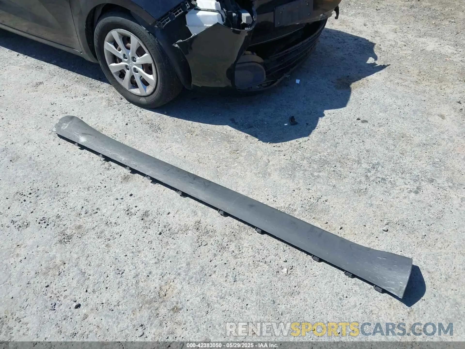 11 Photograph of a damaged car 7SAYGDEE3PF816547 TESLA MODEL Y 2023