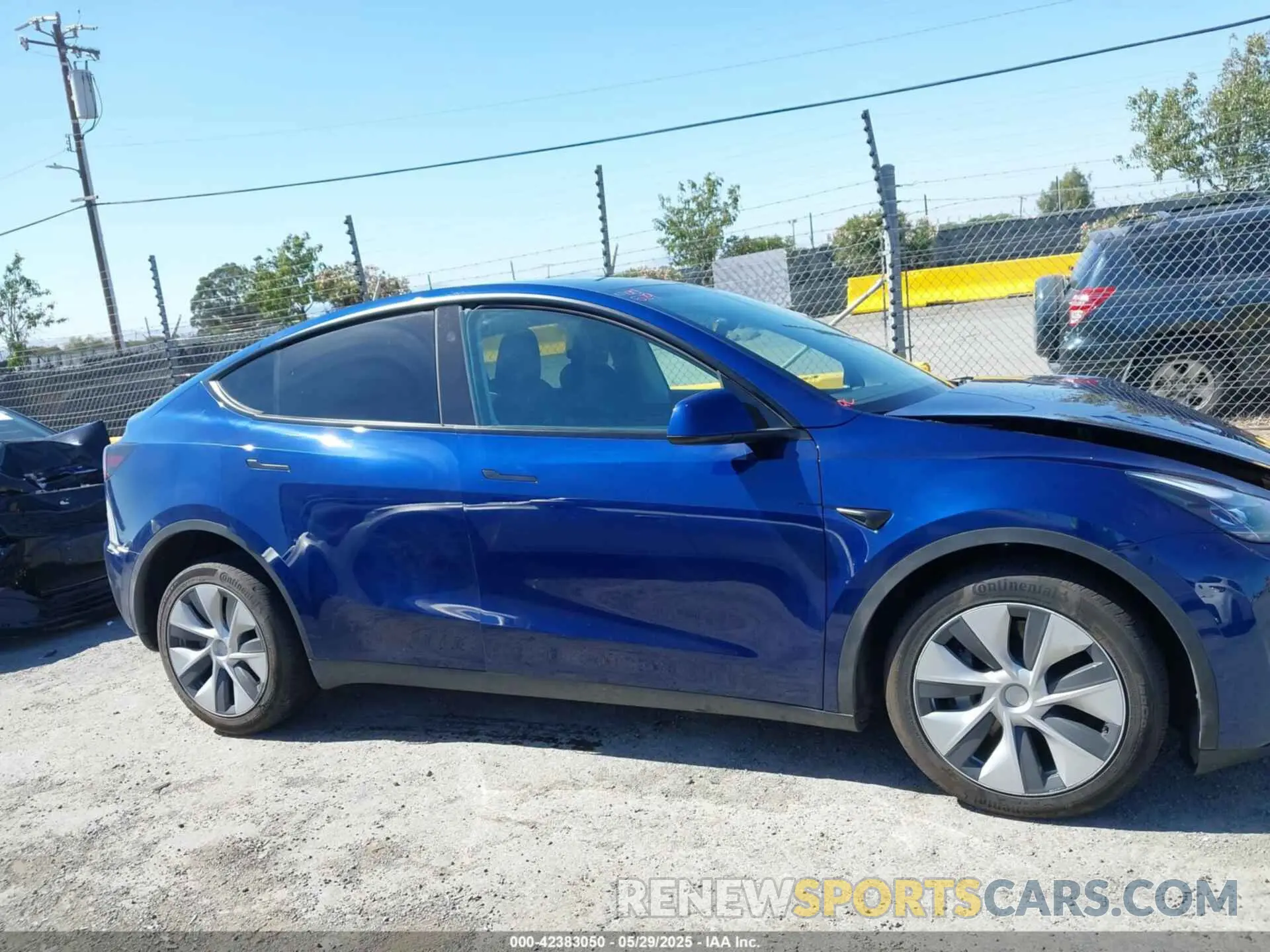13 Photograph of a damaged car 7SAYGDEE3PF816547 TESLA MODEL Y 2023