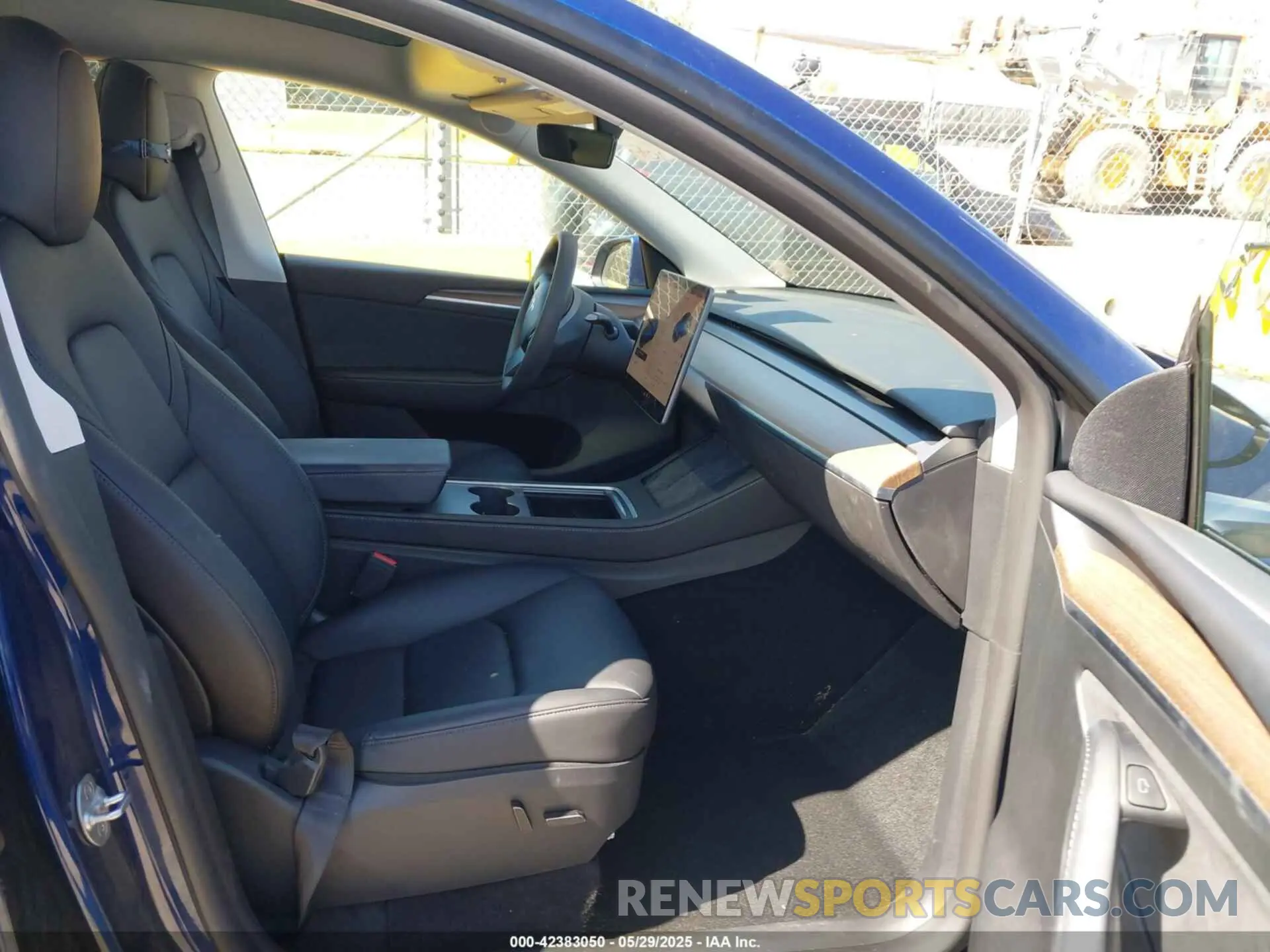 5 Photograph of a damaged car 7SAYGDEE3PF816547 TESLA MODEL Y 2023