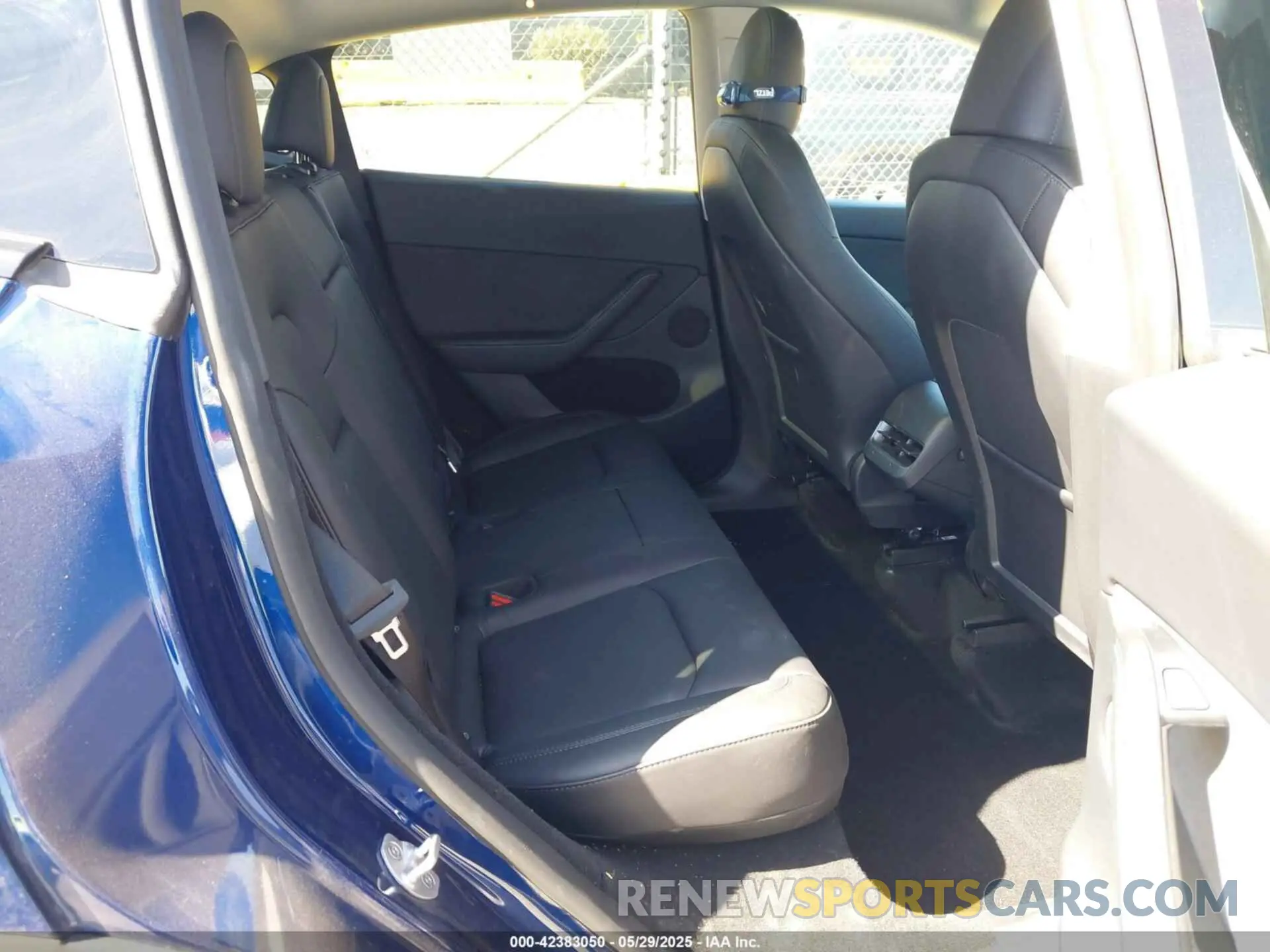 8 Photograph of a damaged car 7SAYGDEE3PF816547 TESLA MODEL Y 2023