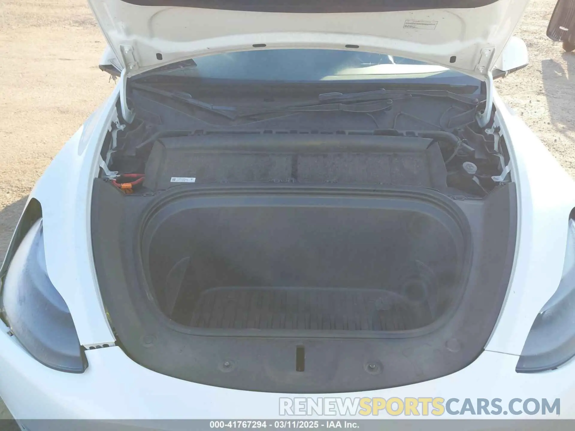 10 Photograph of a damaged car 7SAYGDEE3PF817097 TESLA MODEL Y 2023