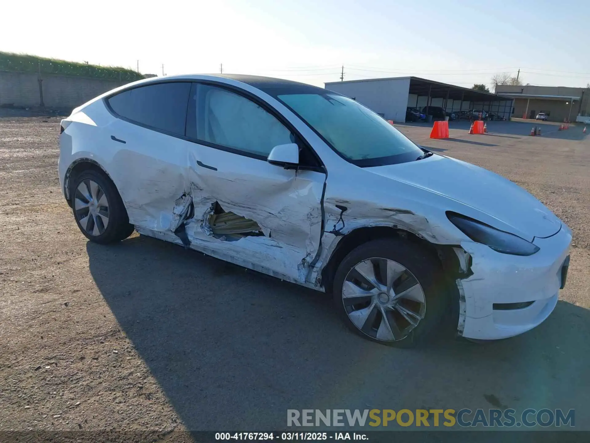 6 Photograph of a damaged car 7SAYGDEE3PF817097 TESLA MODEL Y 2023