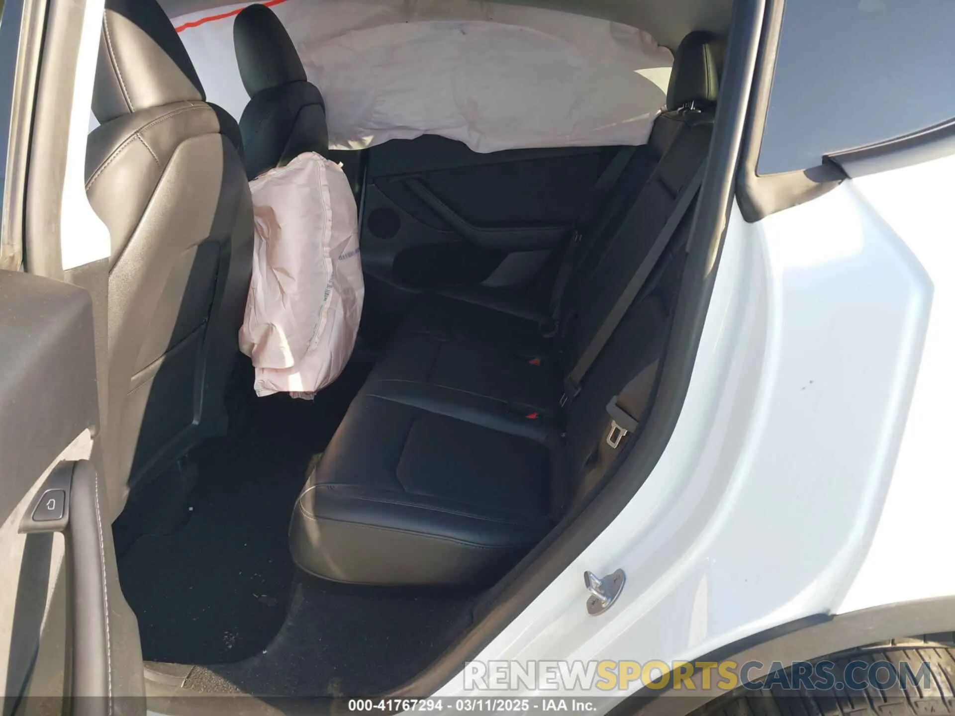 8 Photograph of a damaged car 7SAYGDEE3PF817097 TESLA MODEL Y 2023
