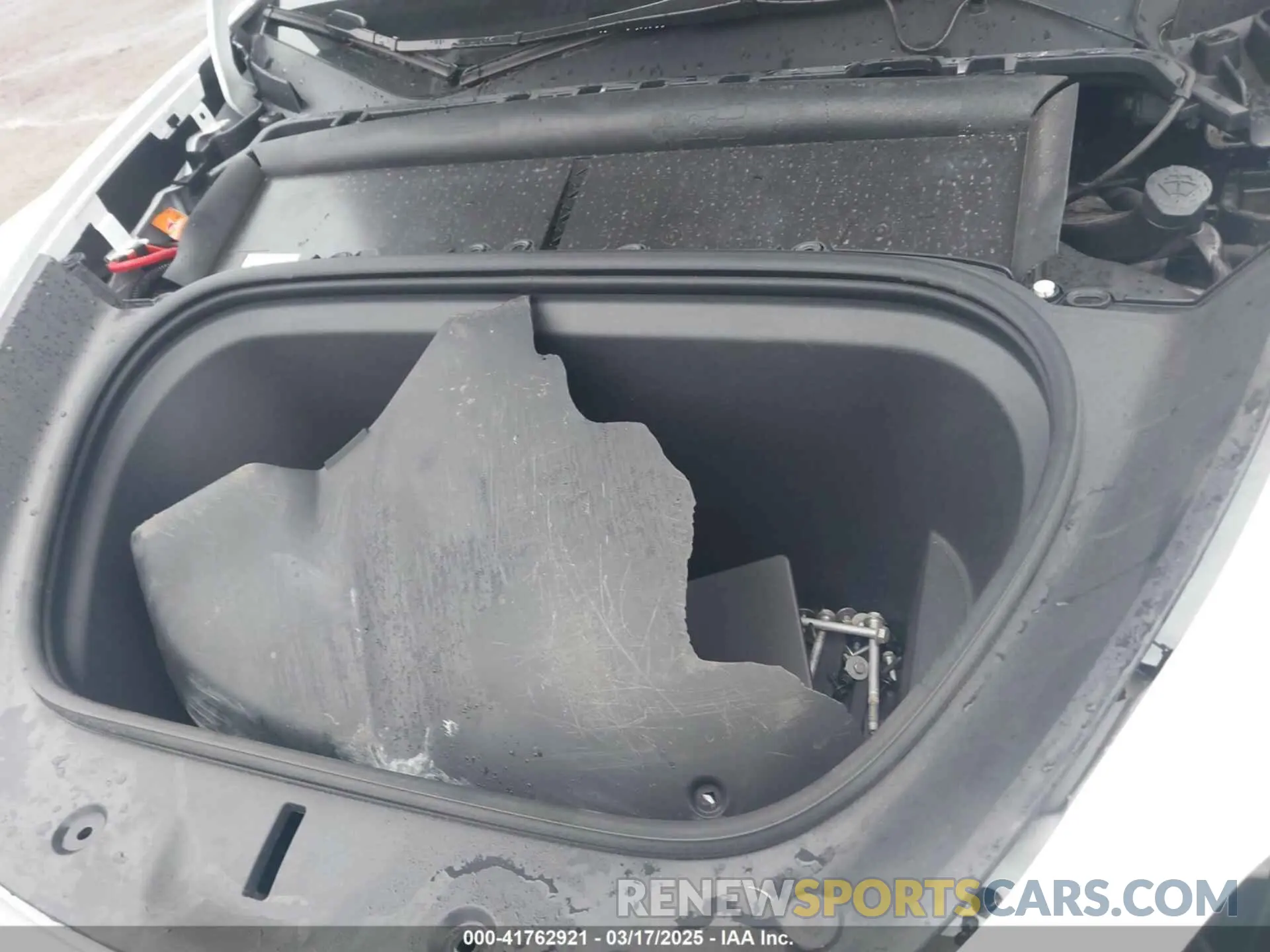 10 Photograph of a damaged car 7SAYGDEE3PF857633 TESLA MODEL Y 2023