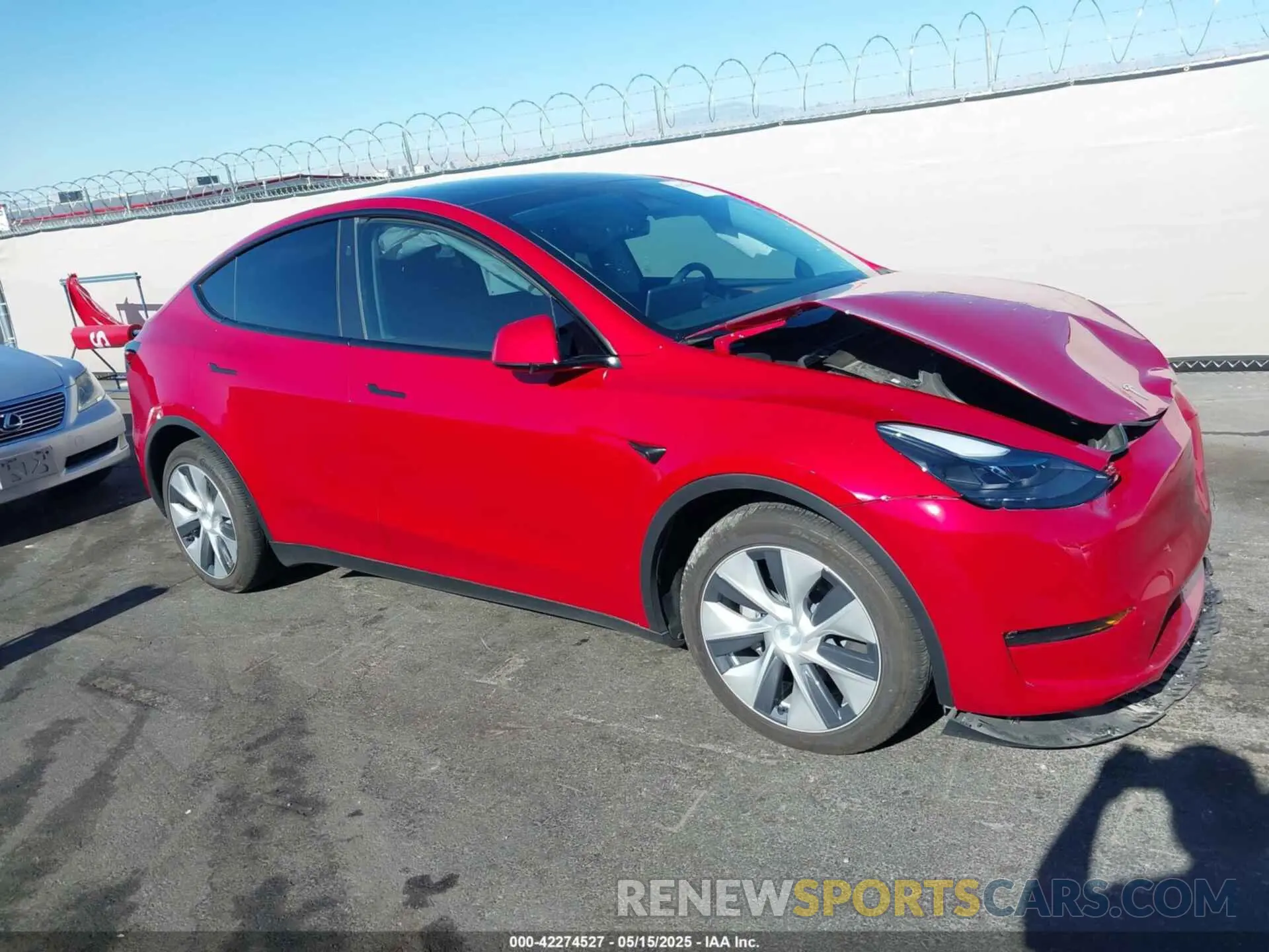 19 Photograph of a damaged car 7SAYGDEE3PF867496 TESLA MODEL Y 2023