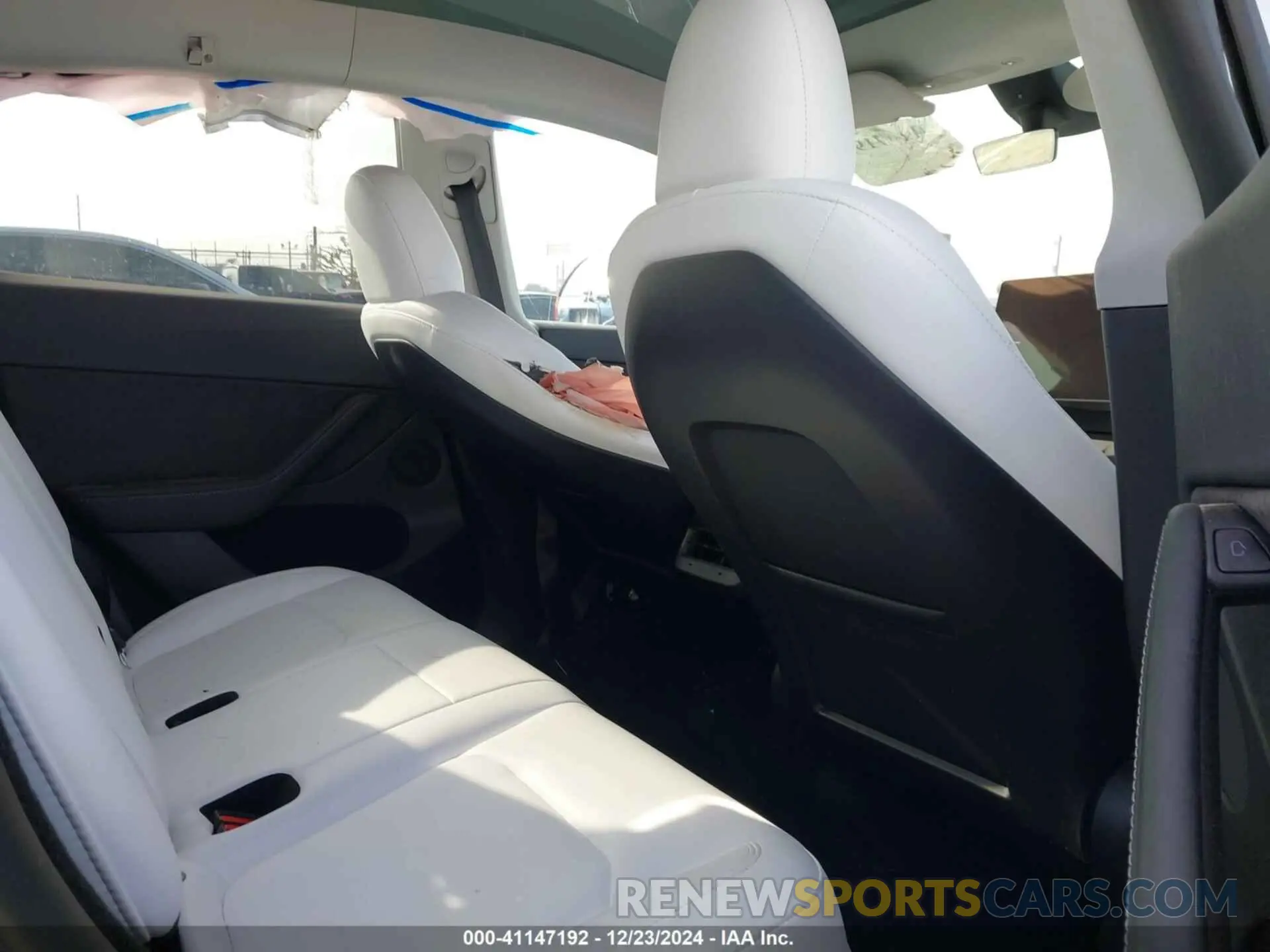 8 Photograph of a damaged car 7SAYGDEE3PF900030 TESLA MODEL Y 2023