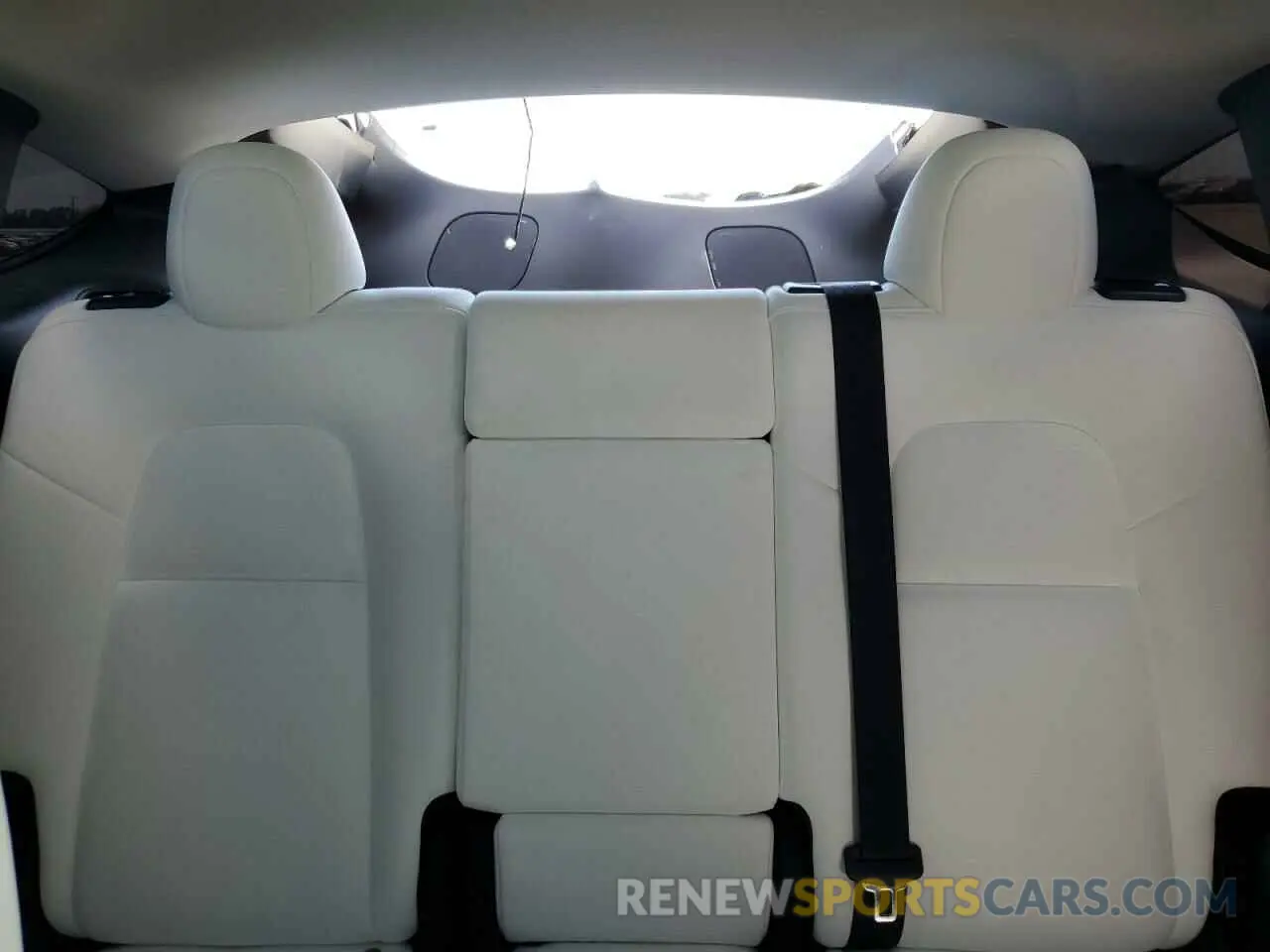 10 Photograph of a damaged car 7SAYGDEE3PF910413 TESLA MODEL Y 2023