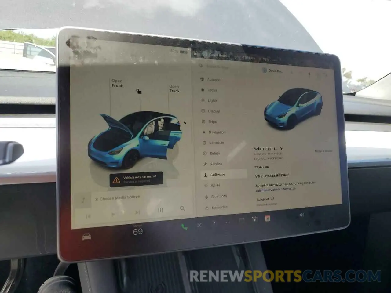 9 Photograph of a damaged car 7SAYGDEE3PF910413 TESLA MODEL Y 2023