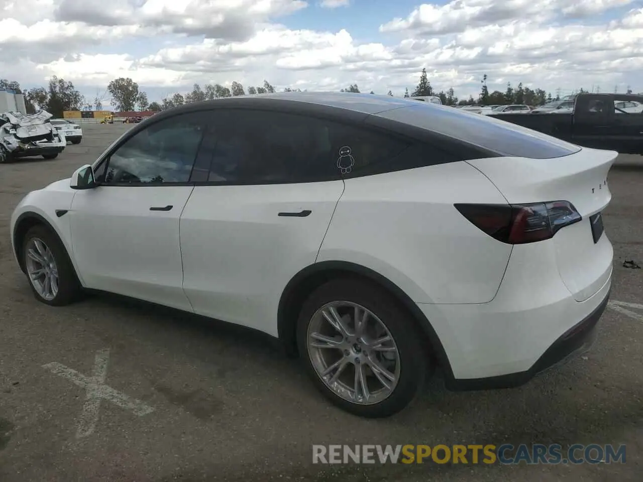 2 Photograph of a damaged car 7SAYGDEE3PF916132 TESLA MODEL Y 2023