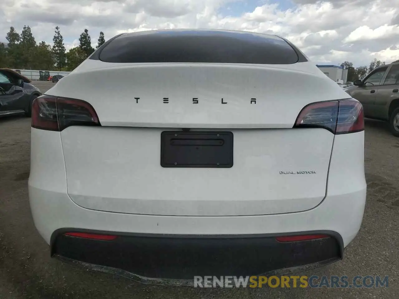 6 Photograph of a damaged car 7SAYGDEE3PF916132 TESLA MODEL Y 2023