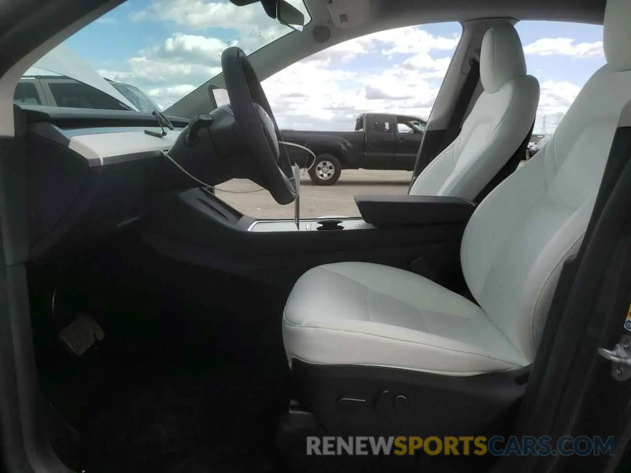 7 Photograph of a damaged car 7SAYGDEE3PF916132 TESLA MODEL Y 2023