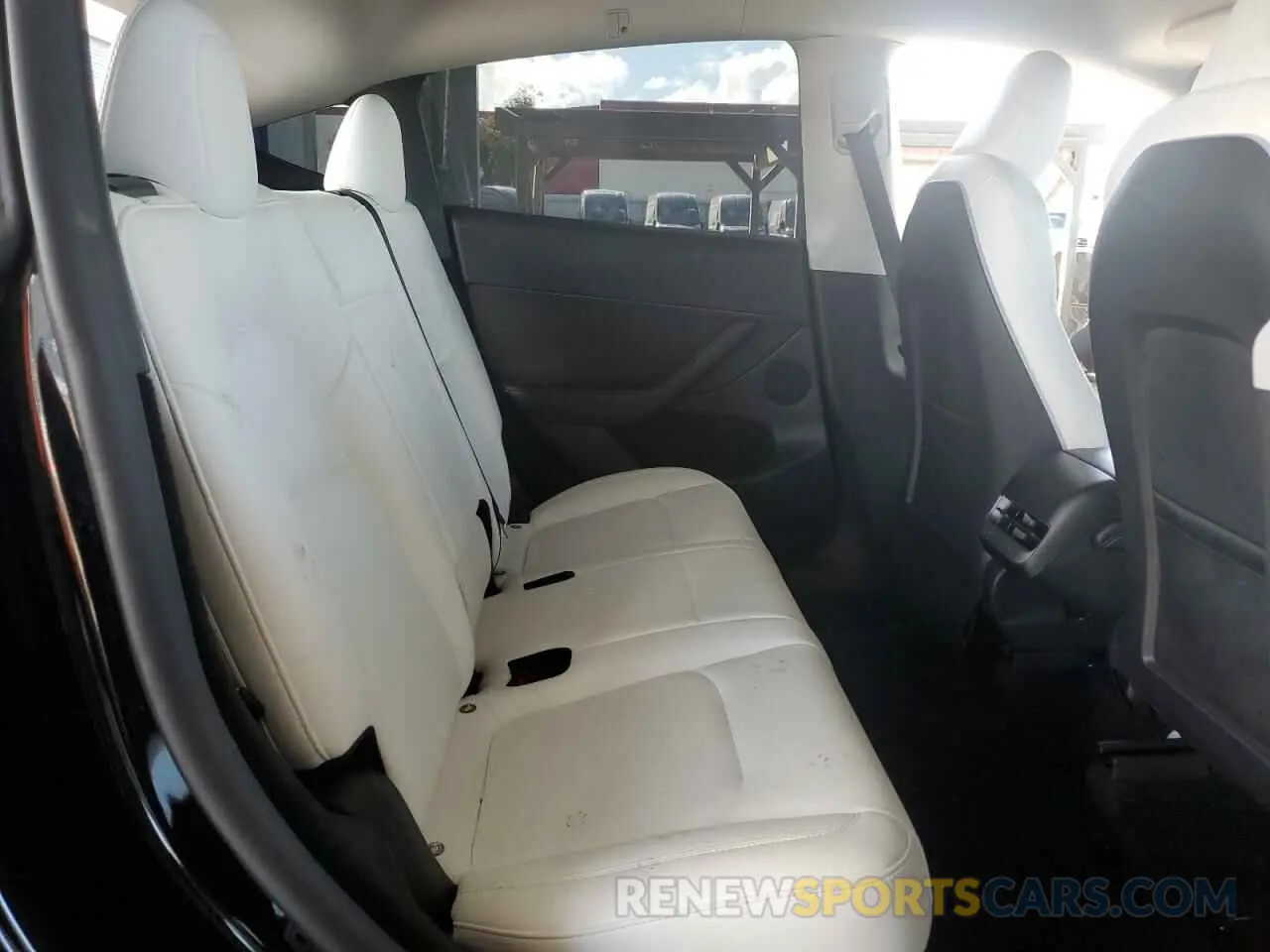 10 Photograph of a damaged car 7SAYGDEE3PF938230 TESLA MODEL Y 2023