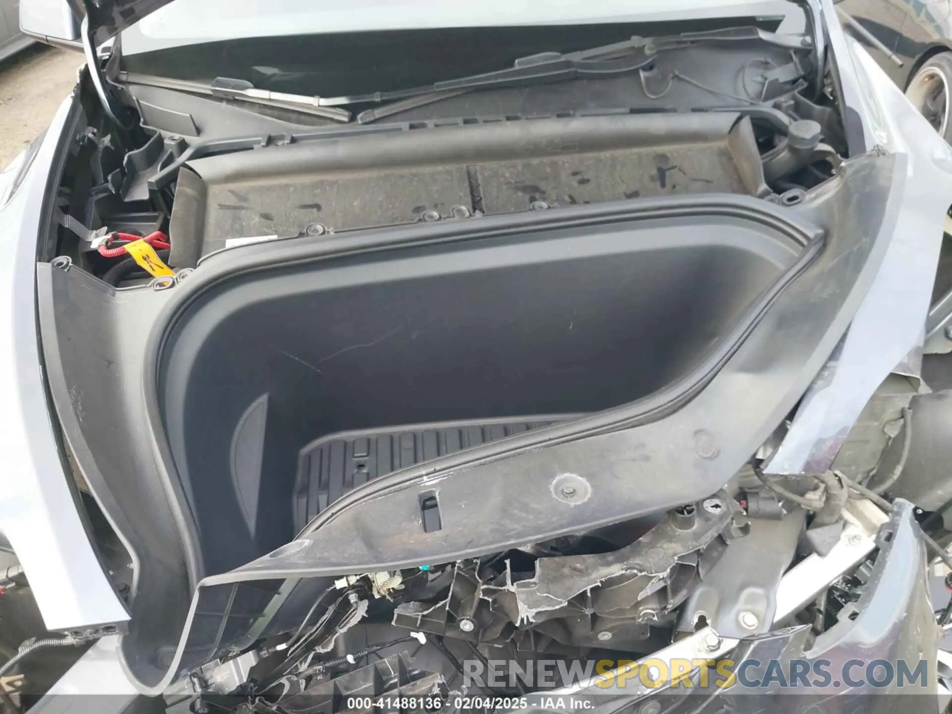 10 Photograph of a damaged car 7SAYGDEE4PA028440 TESLA MODEL Y 2023