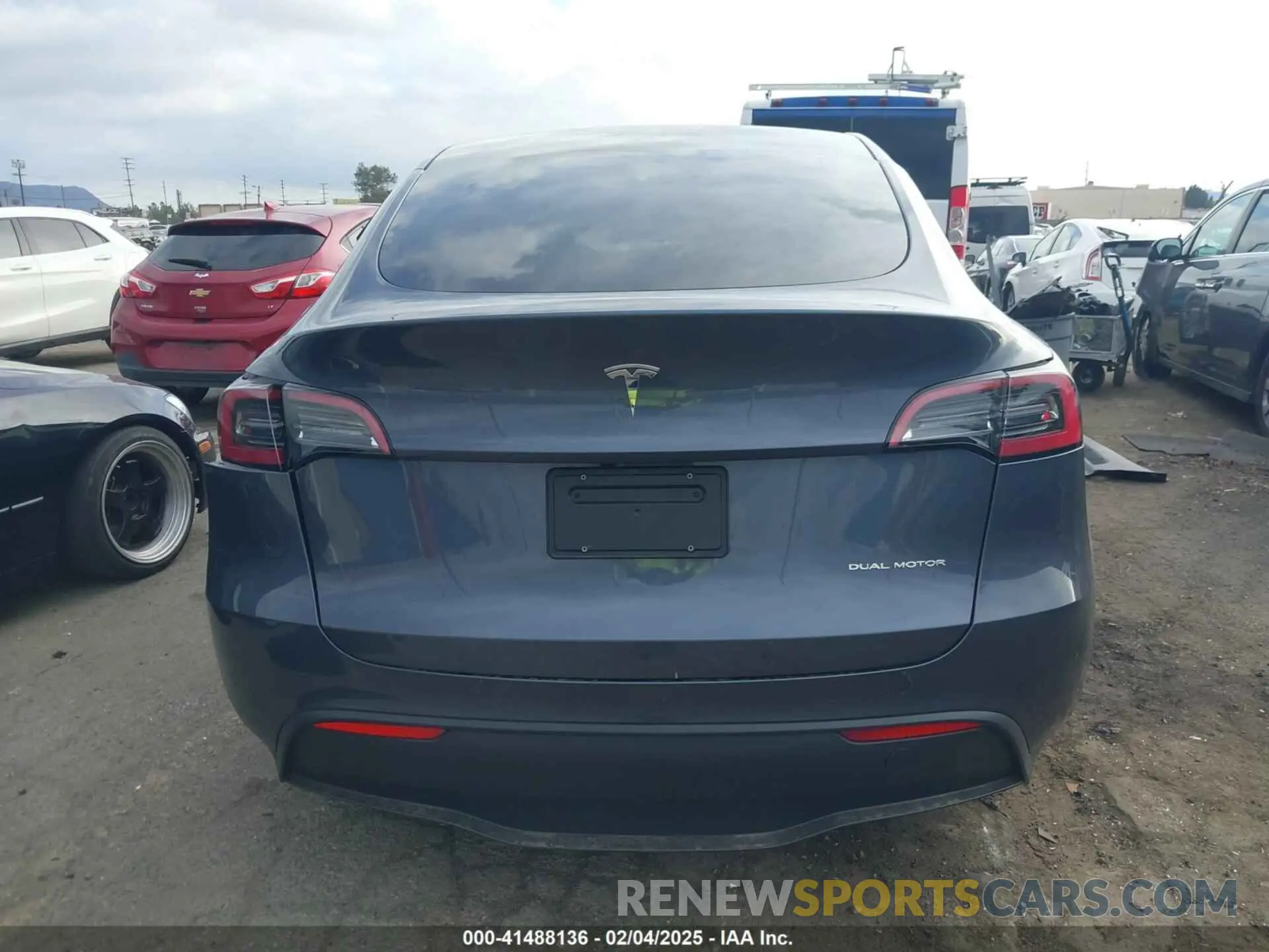 15 Photograph of a damaged car 7SAYGDEE4PA028440 TESLA MODEL Y 2023