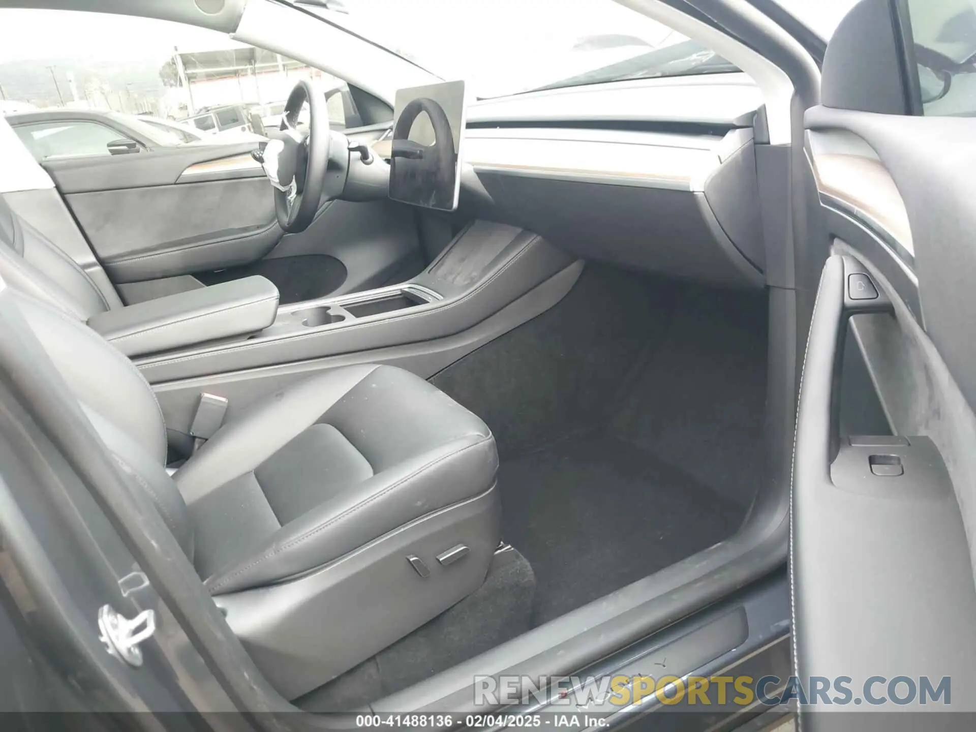 5 Photograph of a damaged car 7SAYGDEE4PA028440 TESLA MODEL Y 2023