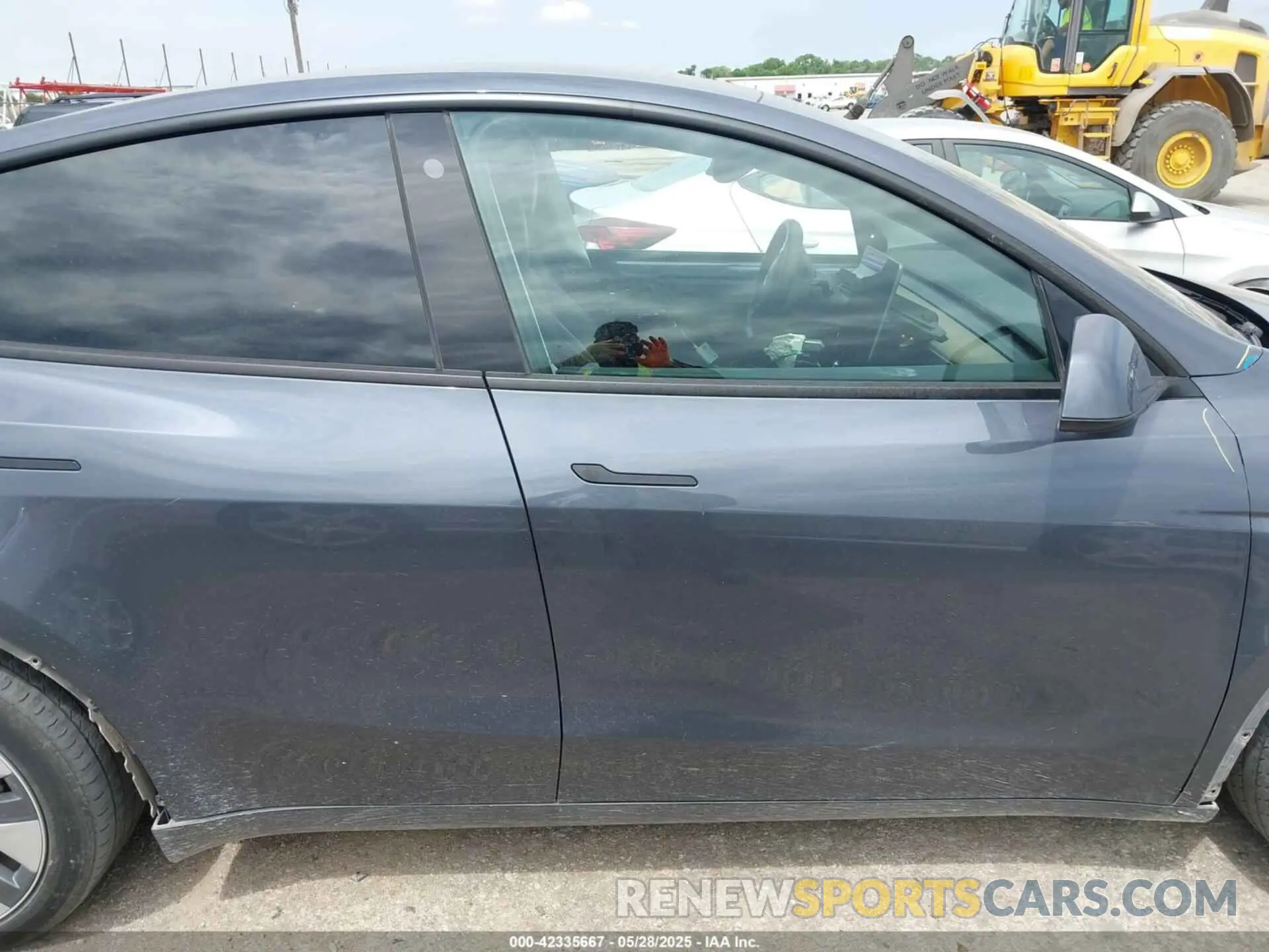12 Photograph of a damaged car 7SAYGDEE4PA030138 TESLA MODEL Y 2023