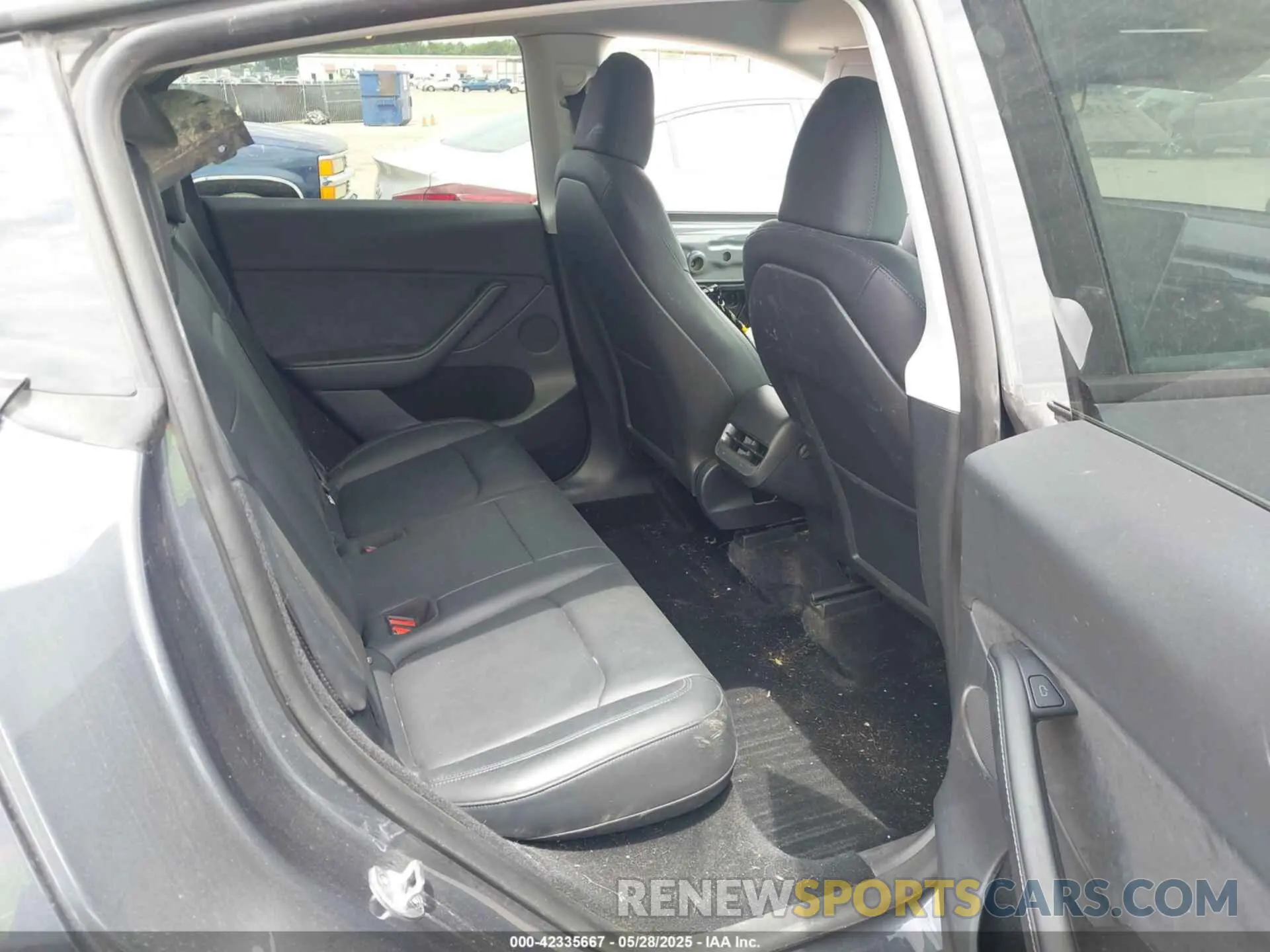 8 Photograph of a damaged car 7SAYGDEE4PA030138 TESLA MODEL Y 2023