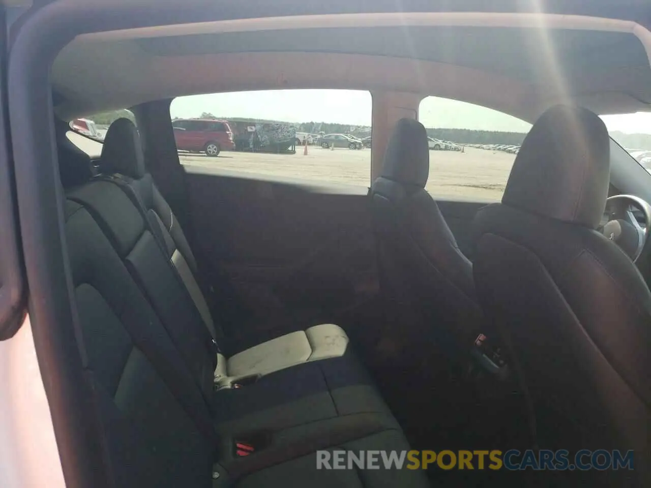 10 Photograph of a damaged car 7SAYGDEE4PA032245 TESLA MODEL Y 2023