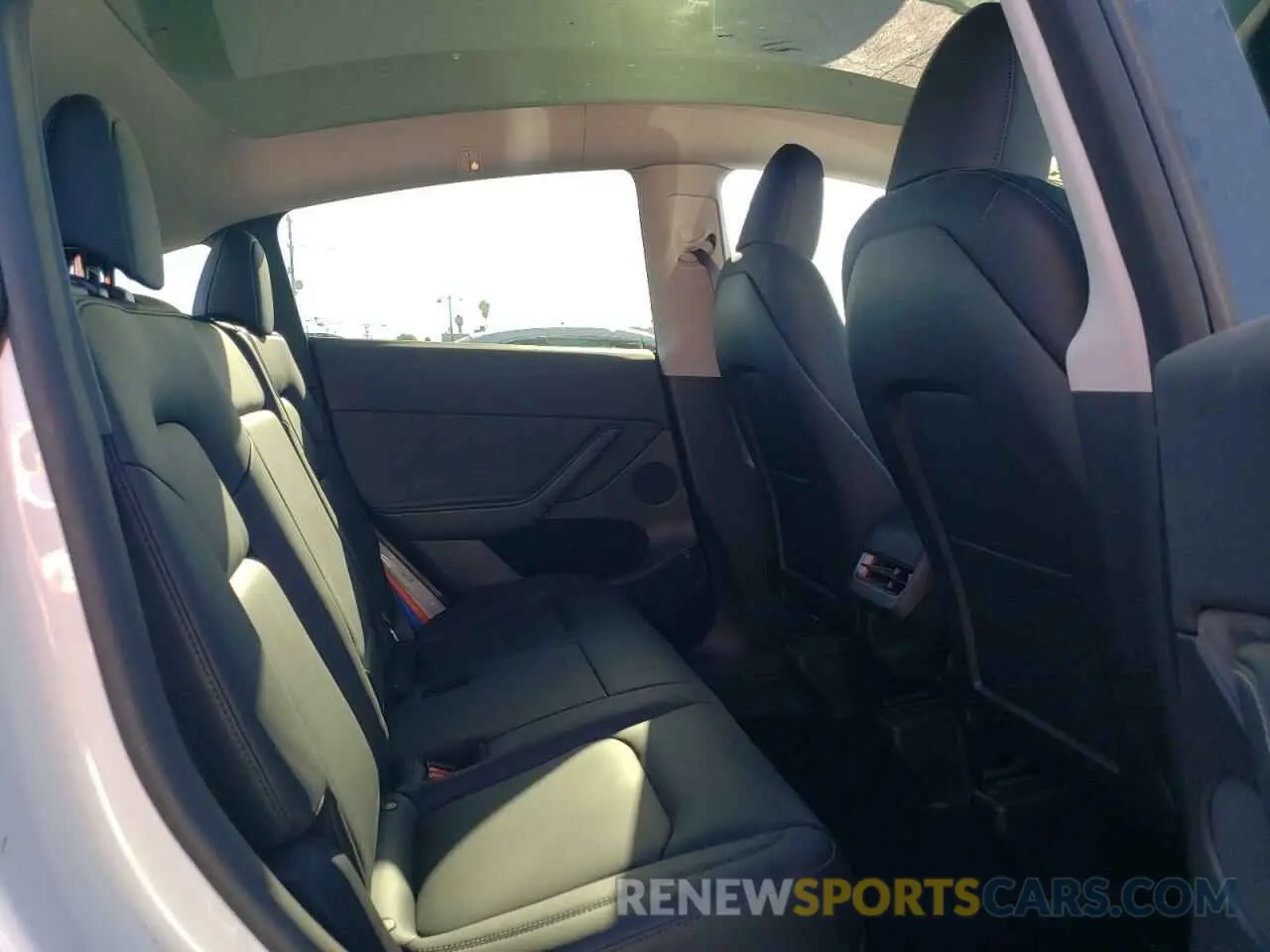 10 Photograph of a damaged car 7SAYGDEE4PA036523 TESLA MODEL Y 2023