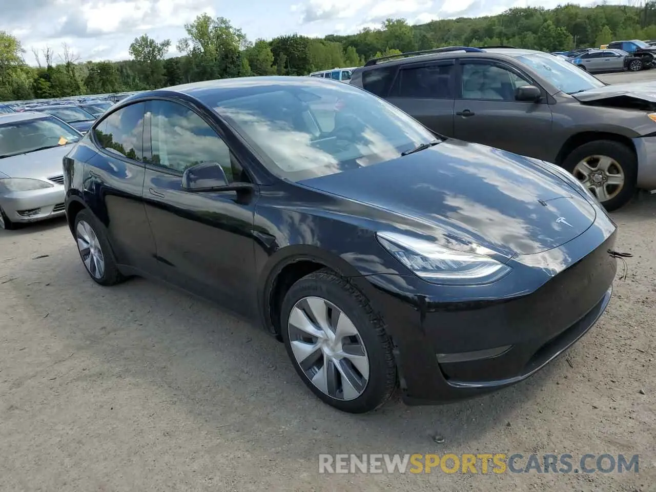 4 Photograph of a damaged car 7SAYGDEE4PA036974 TESLA MODEL Y 2023