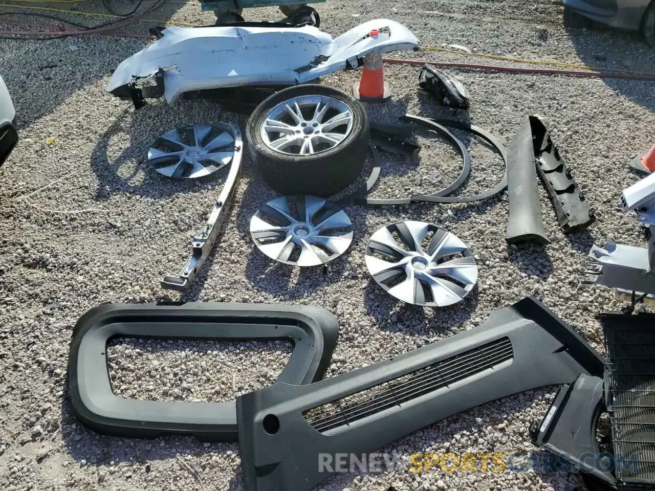 13 Photograph of a damaged car 7SAYGDEE4PA040507 TESLA MODEL Y 2023