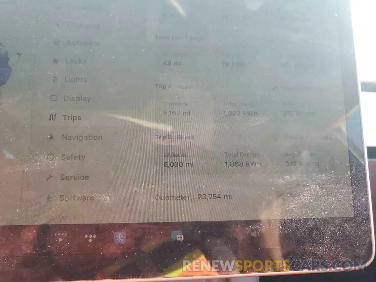 9 Photograph of a damaged car 7SAYGDEE4PA040507 TESLA MODEL Y 2023