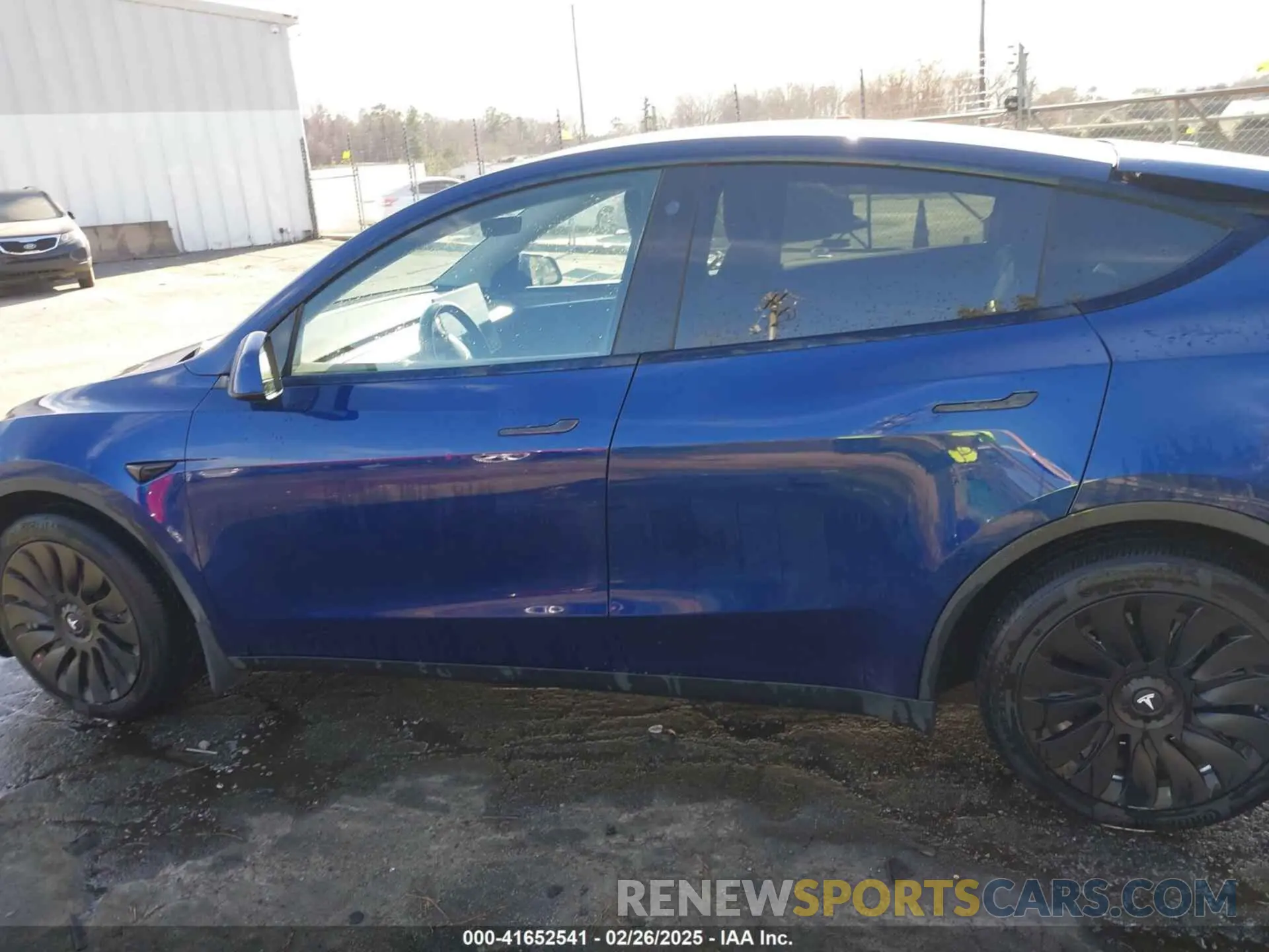 15 Photograph of a damaged car 7SAYGDEE4PA042757 TESLA MODEL Y 2023