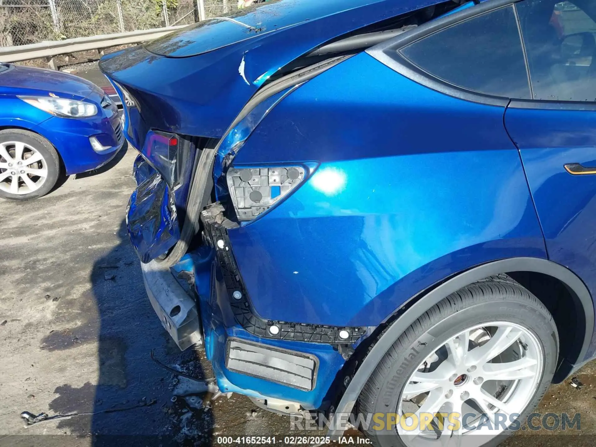 20 Photograph of a damaged car 7SAYGDEE4PA042757 TESLA MODEL Y 2023