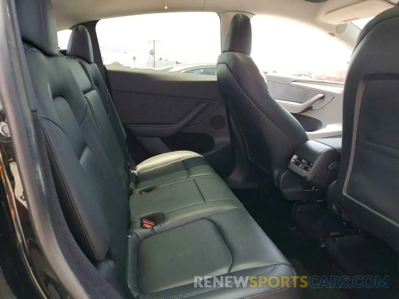 10 Photograph of a damaged car 7SAYGDEE4PA067240 TESLA MODEL Y 2023