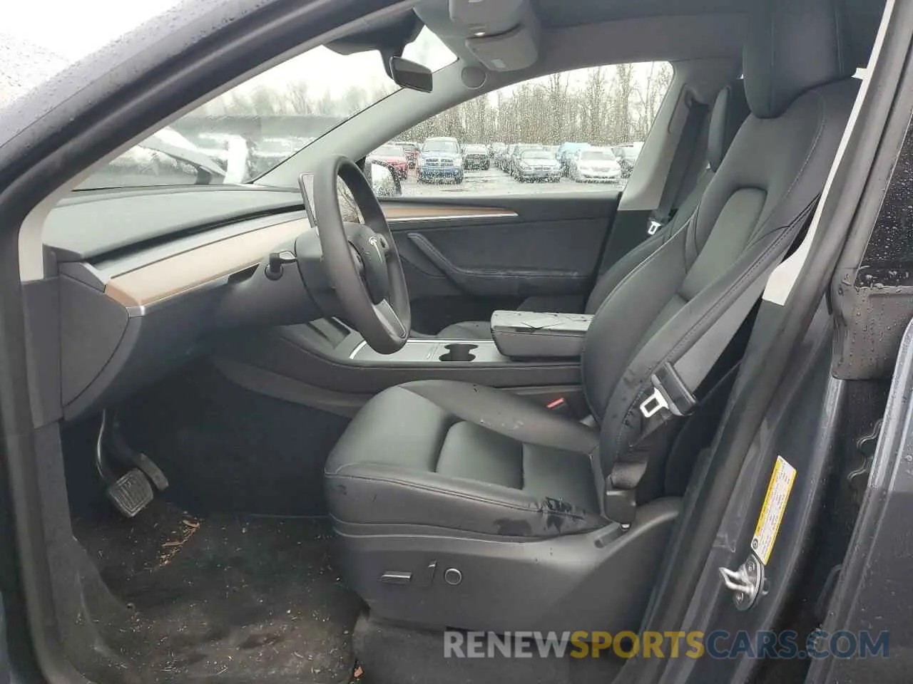 7 Photograph of a damaged car 7SAYGDEE4PA070526 TESLA MODEL Y 2023