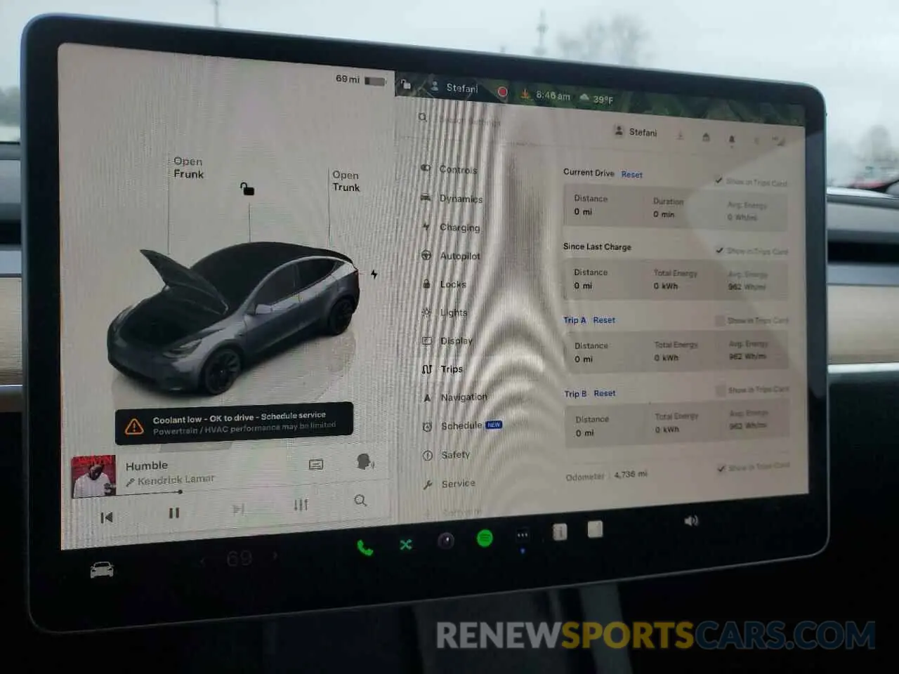 9 Photograph of a damaged car 7SAYGDEE4PA070526 TESLA MODEL Y 2023