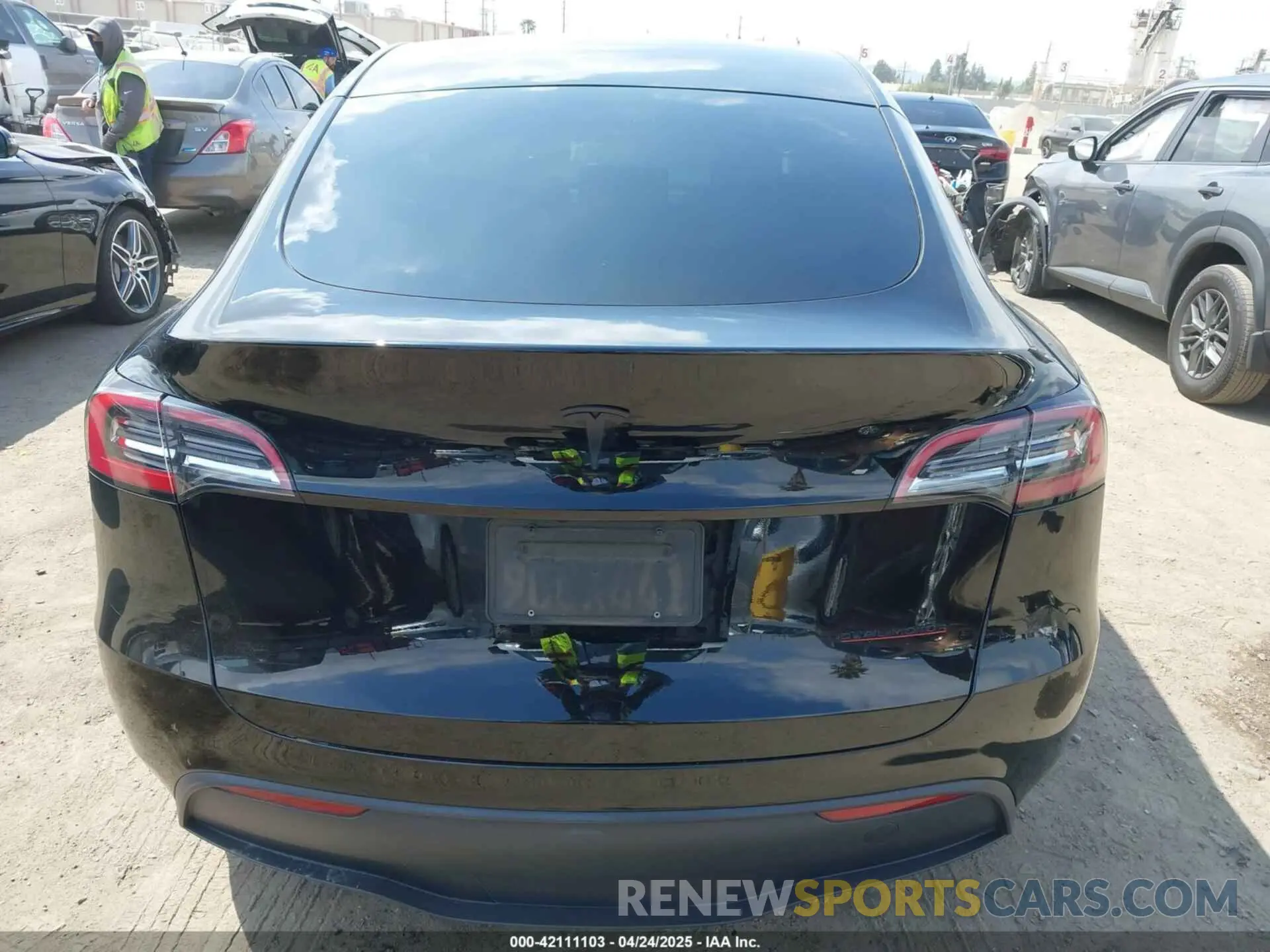 16 Photograph of a damaged car 7SAYGDEE4PA073166 TESLA MODEL Y 2023