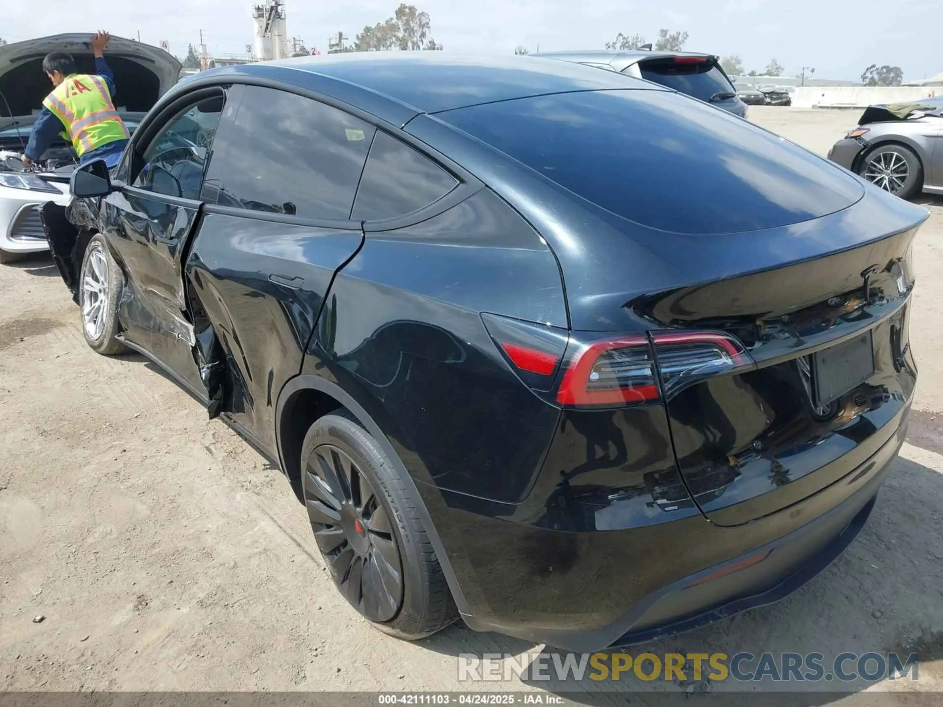 3 Photograph of a damaged car 7SAYGDEE4PA073166 TESLA MODEL Y 2023