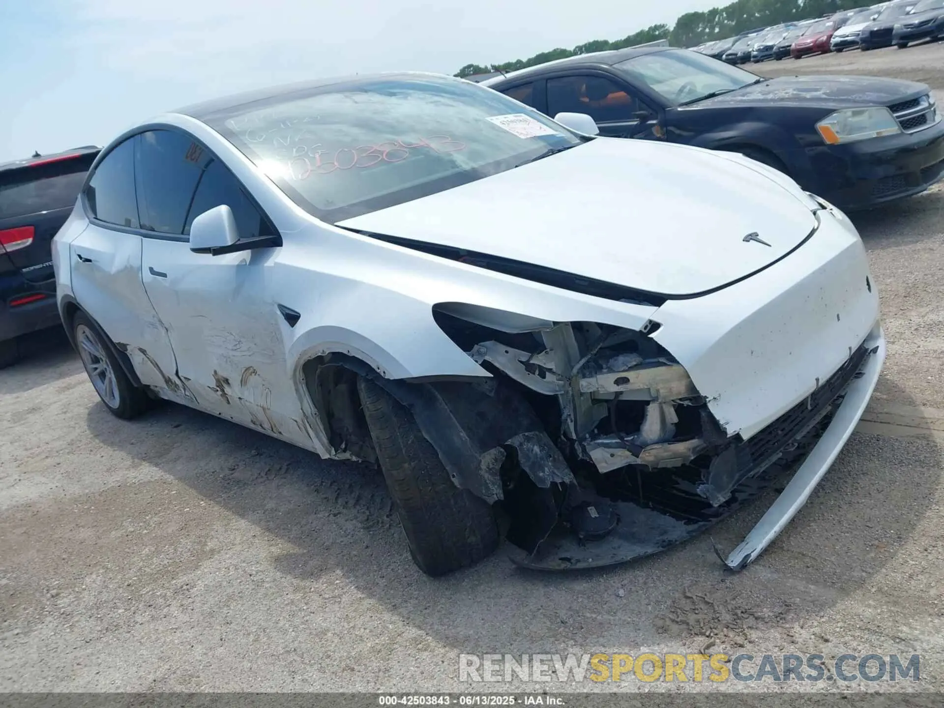 1 Photograph of a damaged car 7SAYGDEE4PA077282 TESLA MODEL Y 2023