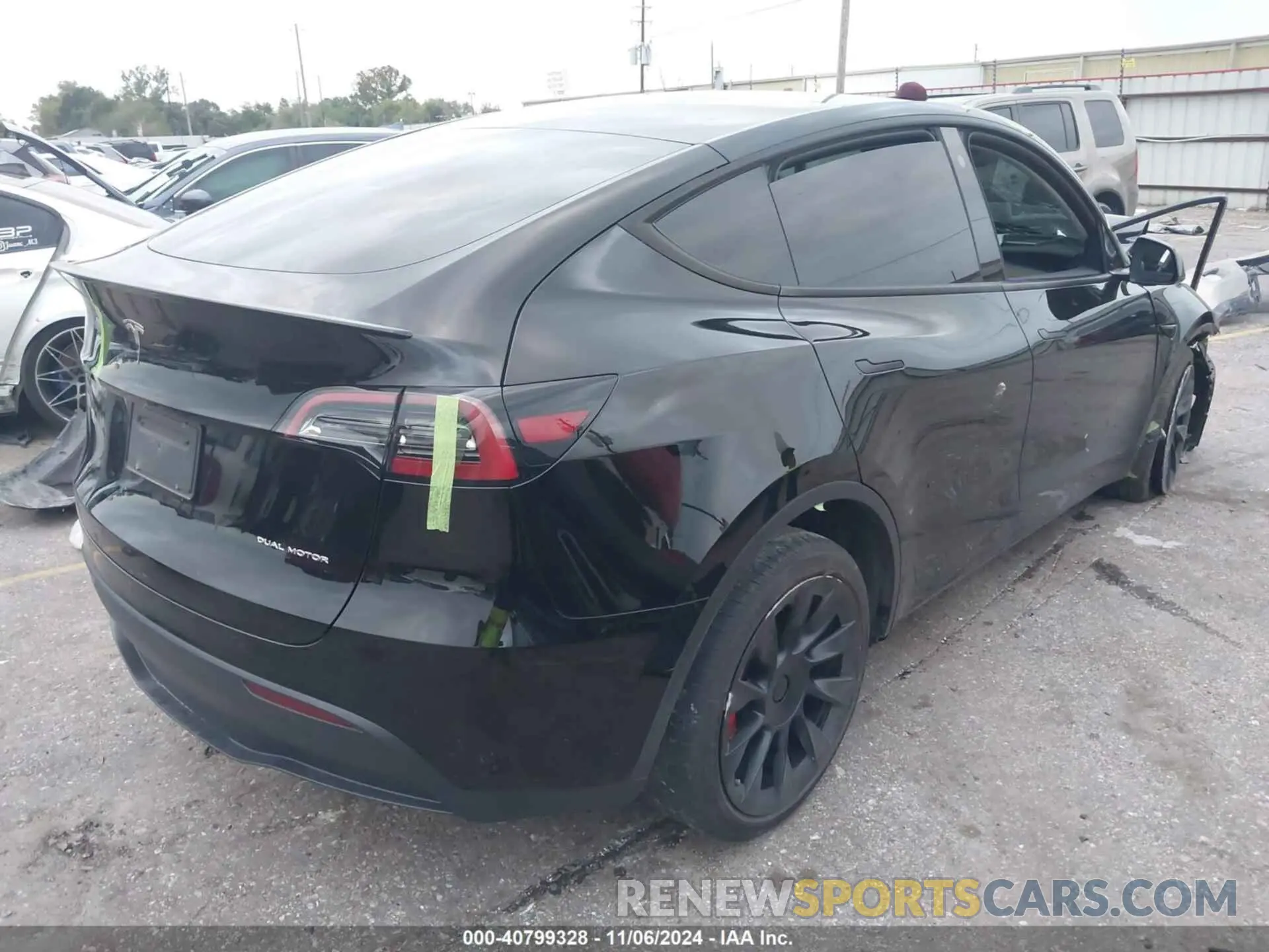 4 Photograph of a damaged car 7SAYGDEE4PA078206 TESLA MODEL Y 2023
