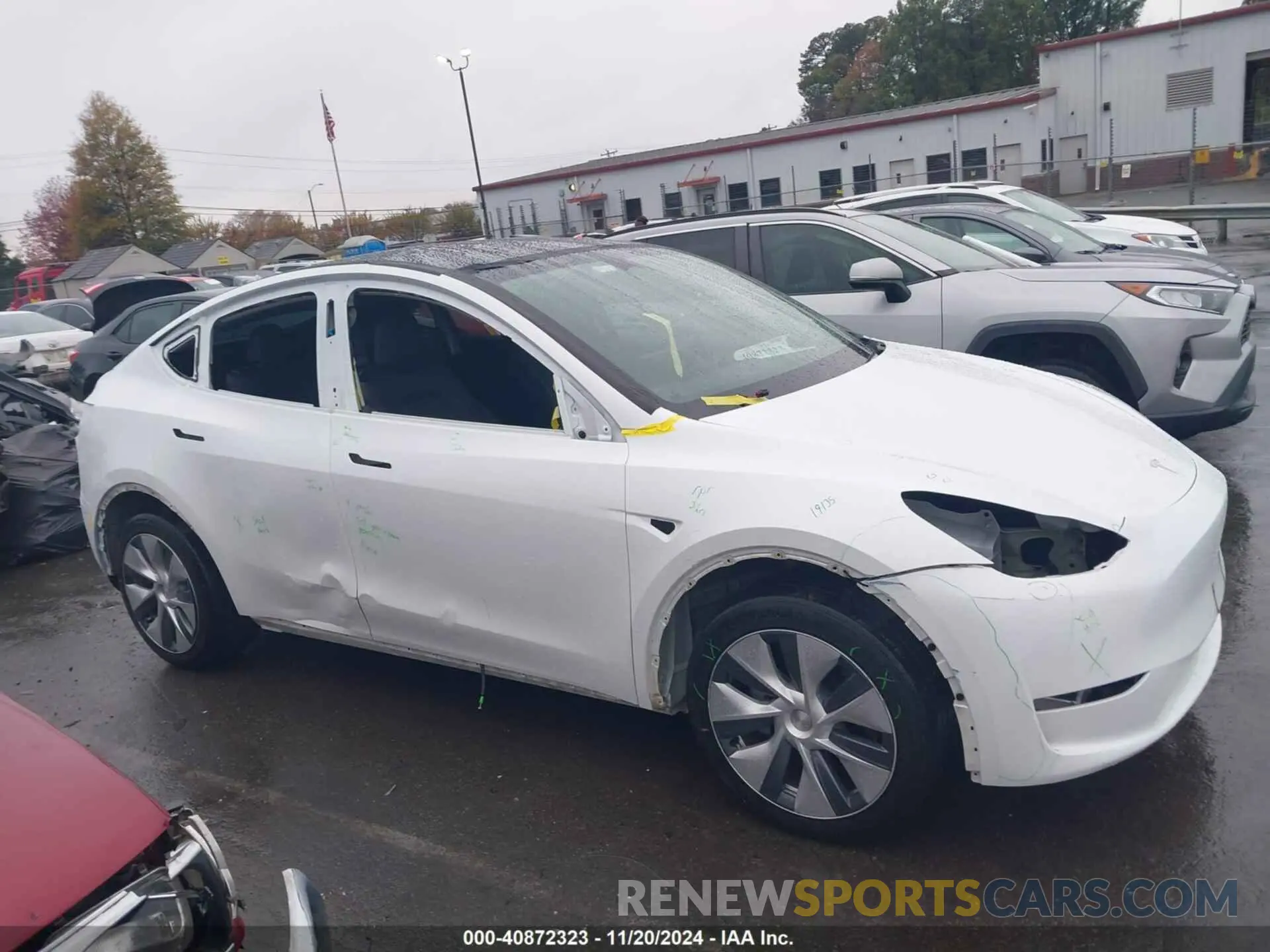 13 Photograph of a damaged car 7SAYGDEE4PA078626 TESLA MODEL Y 2023