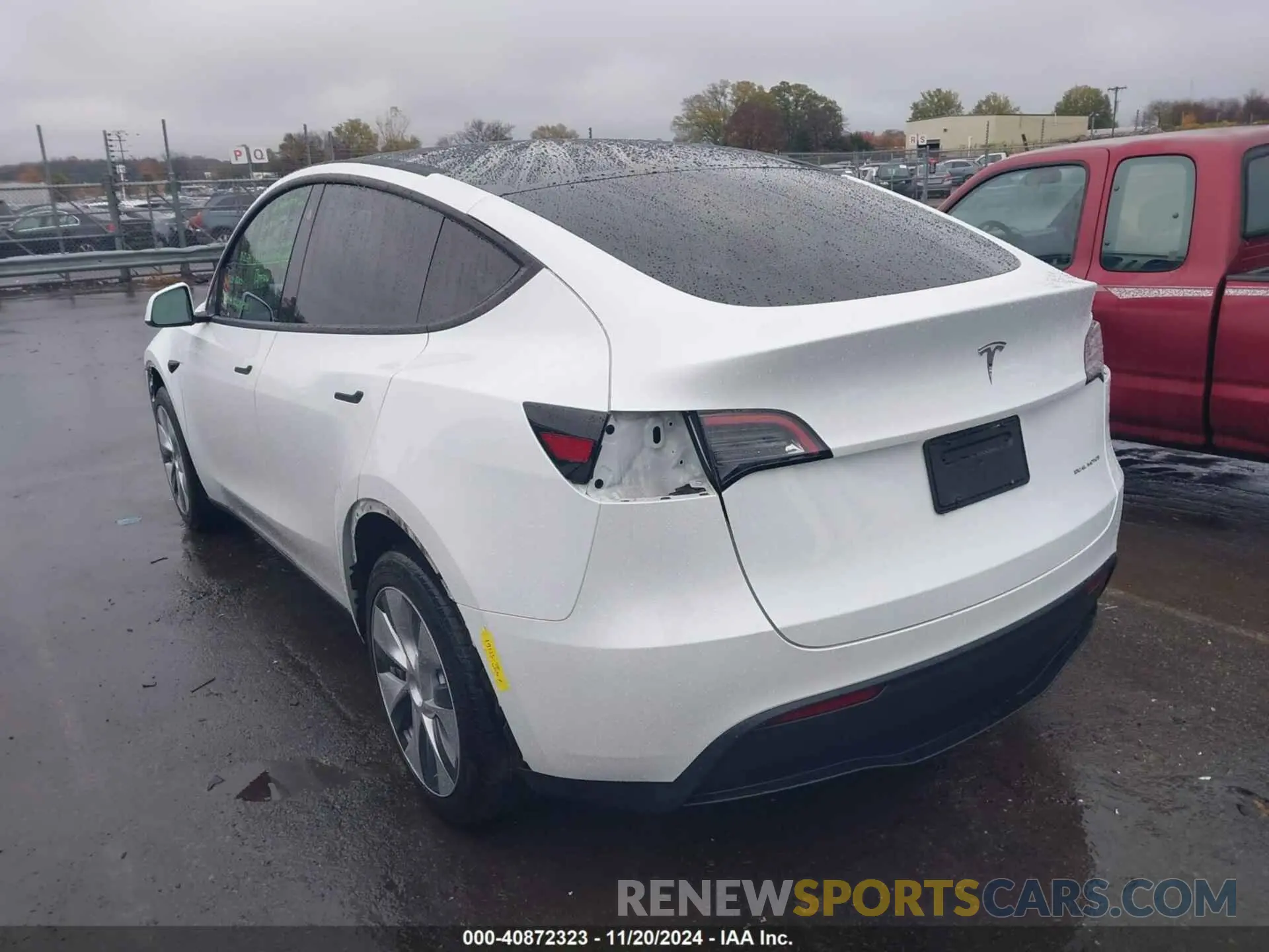 4 Photograph of a damaged car 7SAYGDEE4PA078626 TESLA MODEL Y 2023