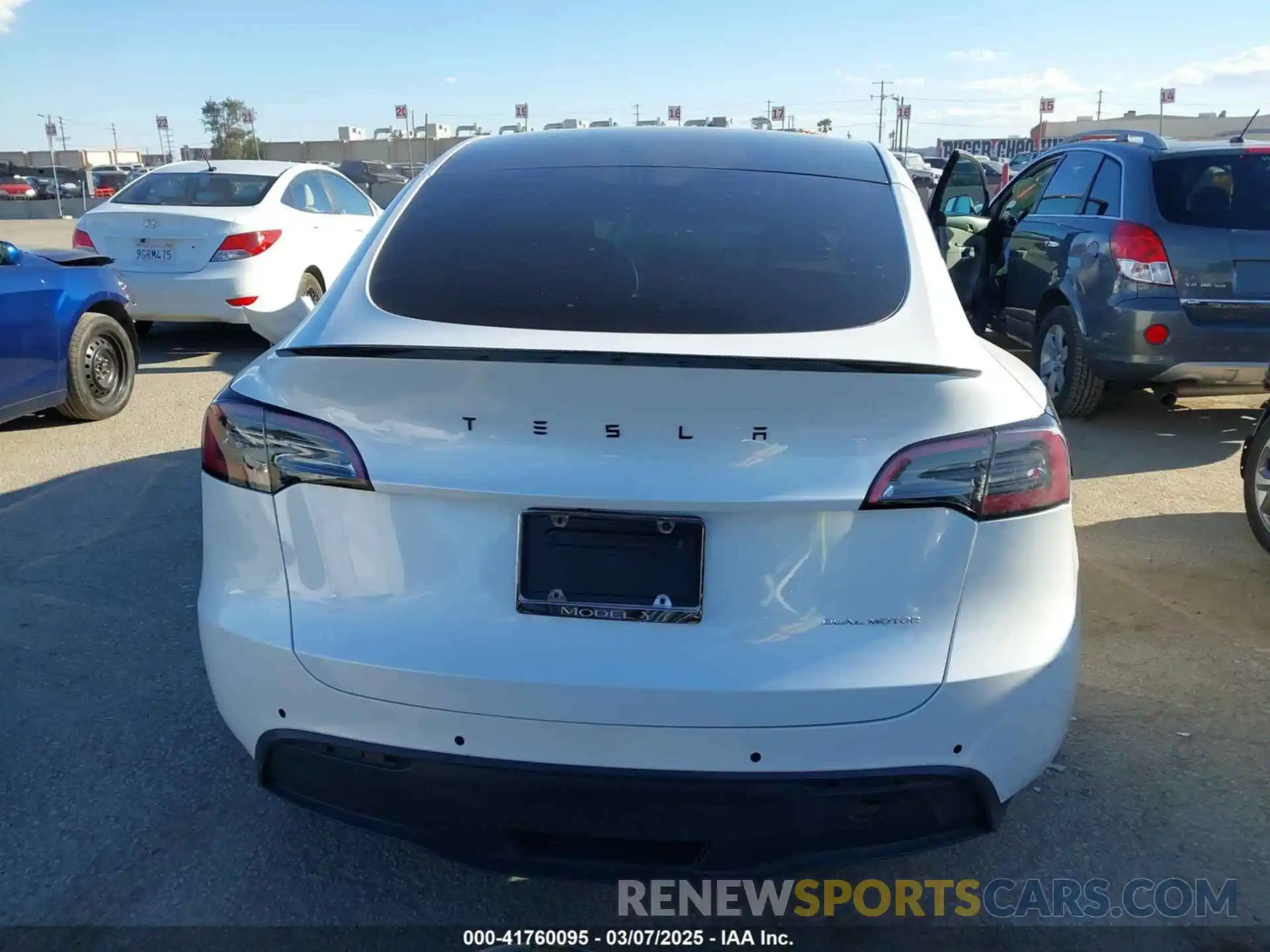 16 Photograph of a damaged car 7SAYGDEE4PA107803 TESLA MODEL Y 2023