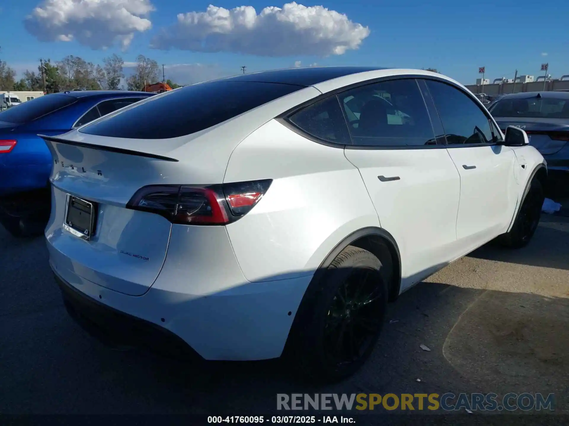 4 Photograph of a damaged car 7SAYGDEE4PA107803 TESLA MODEL Y 2023