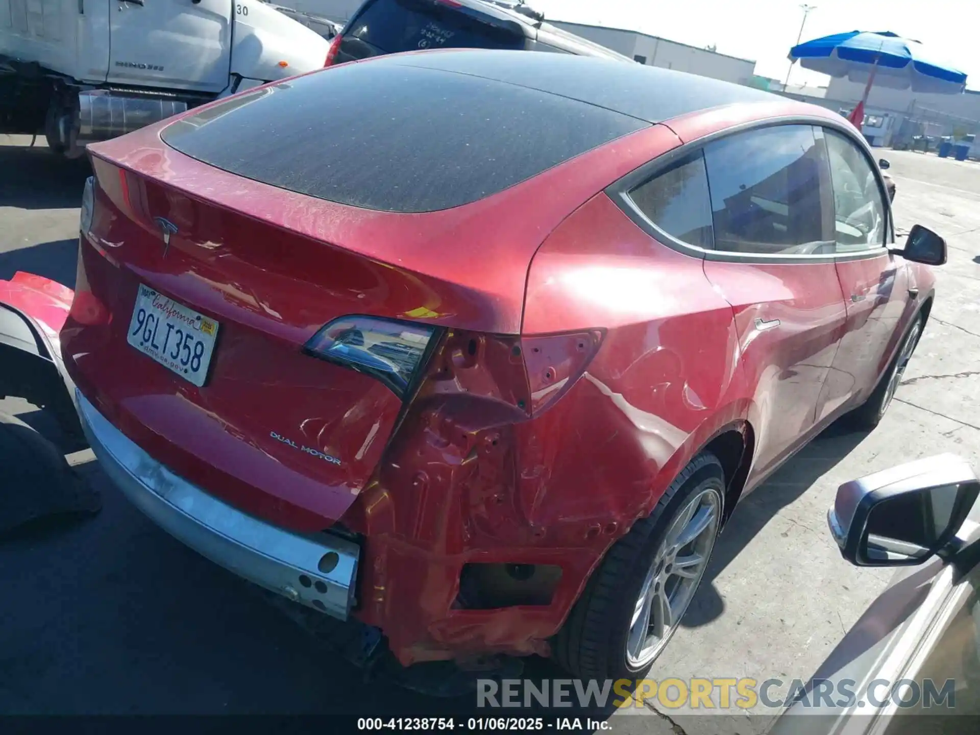 4 Photograph of a damaged car 7SAYGDEE4PA111009 TESLA MODEL Y 2023