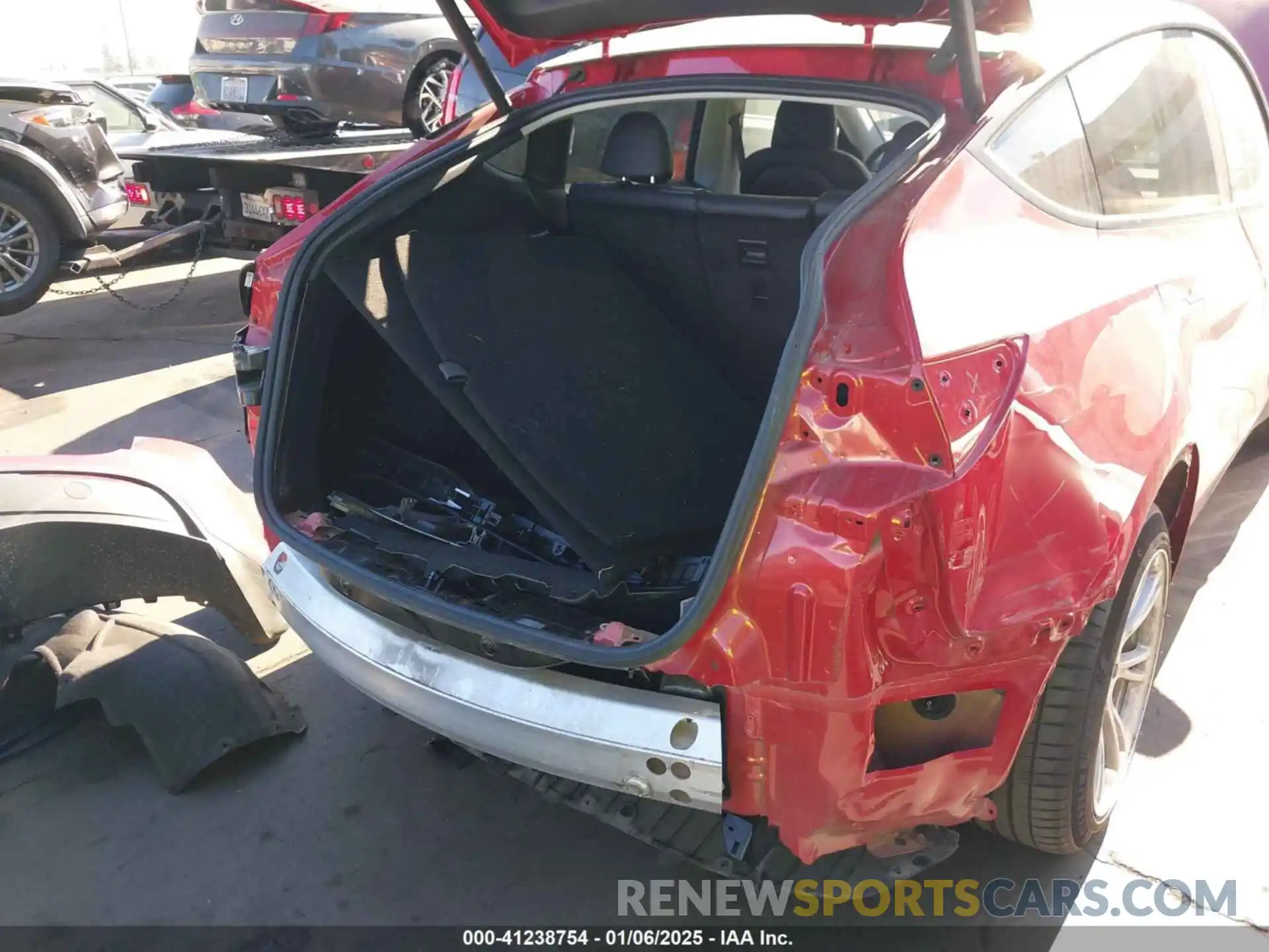 6 Photograph of a damaged car 7SAYGDEE4PA111009 TESLA MODEL Y 2023