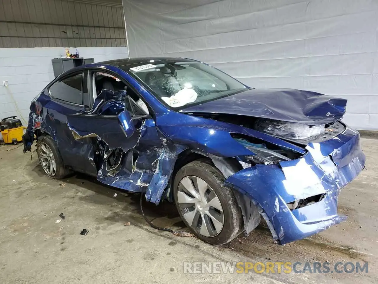 4 Photograph of a damaged car 7SAYGDEE4PA115500 TESLA MODEL Y 2023