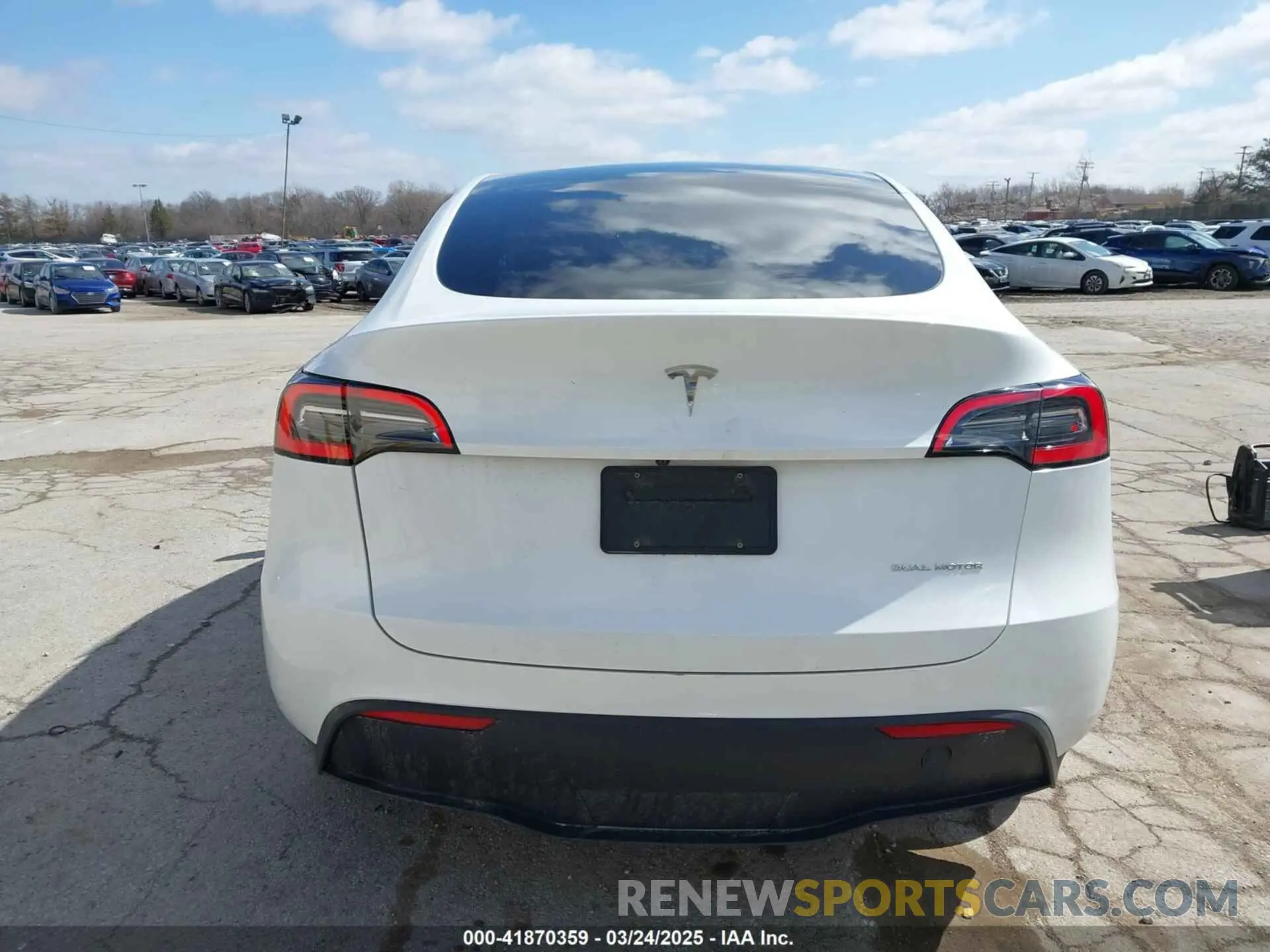 17 Photograph of a damaged car 7SAYGDEE4PA119854 TESLA MODEL Y 2023