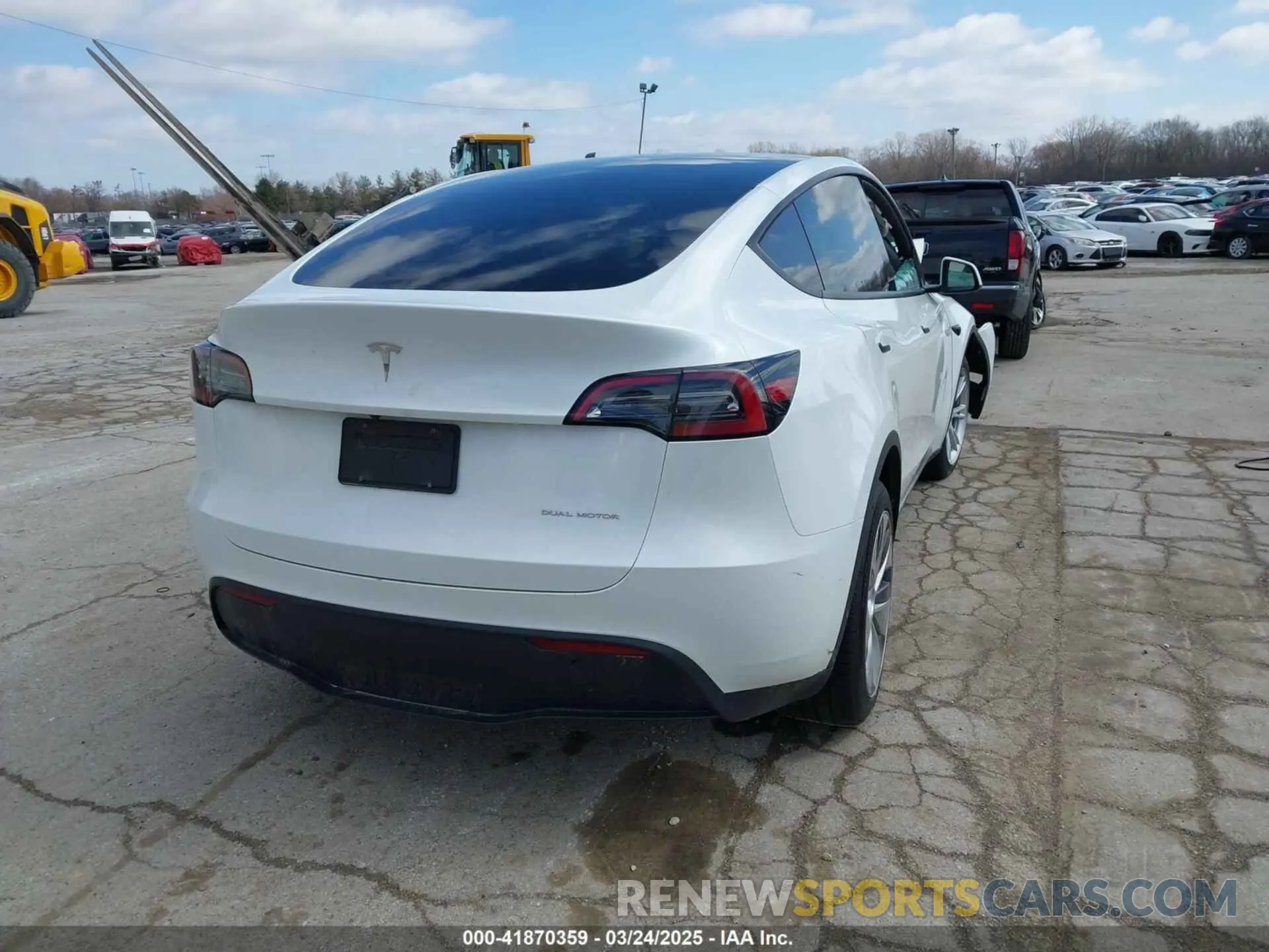 4 Photograph of a damaged car 7SAYGDEE4PA119854 TESLA MODEL Y 2023