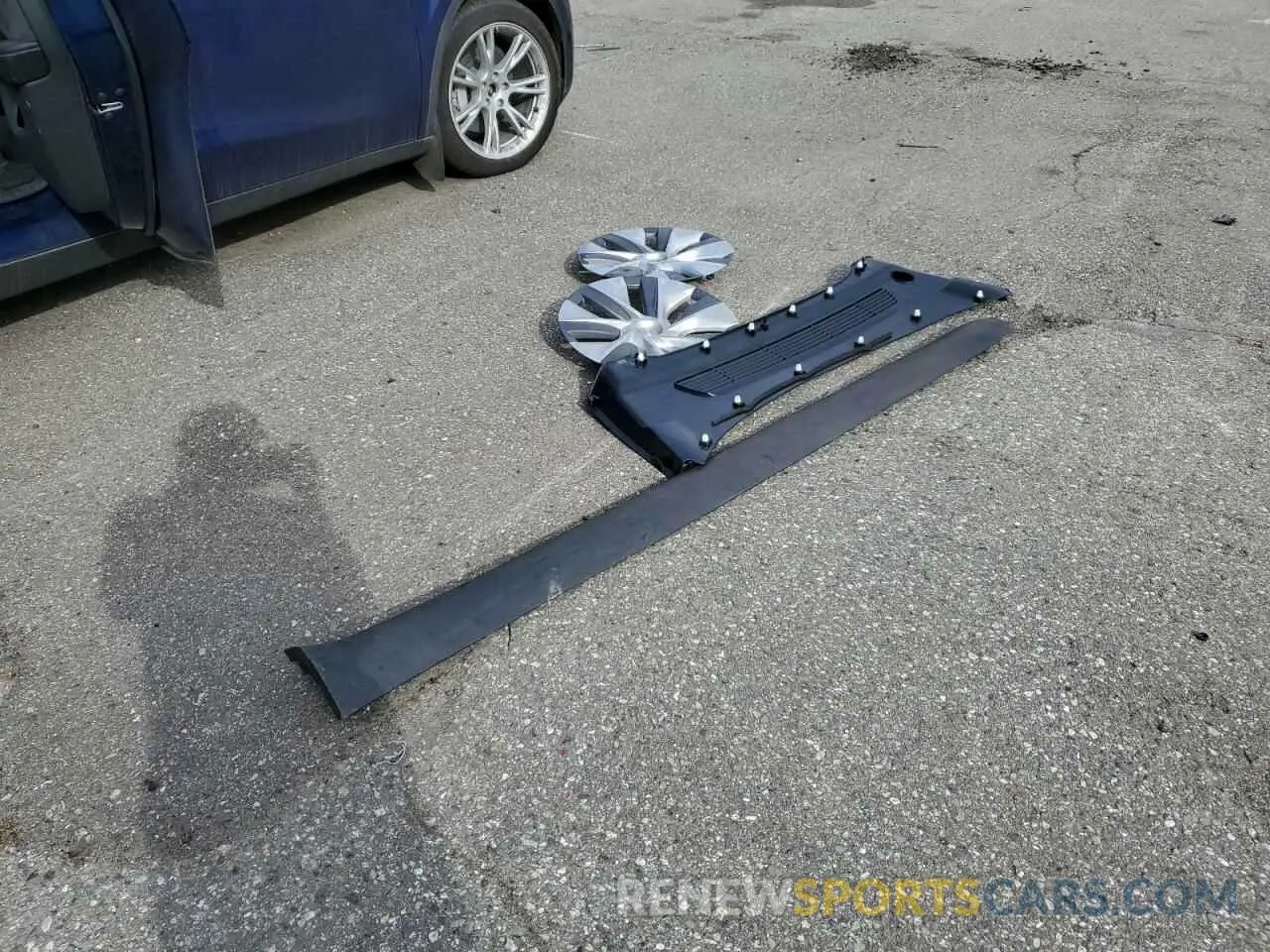 13 Photograph of a damaged car 7SAYGDEE4PA129039 TESLA MODEL Y 2023
