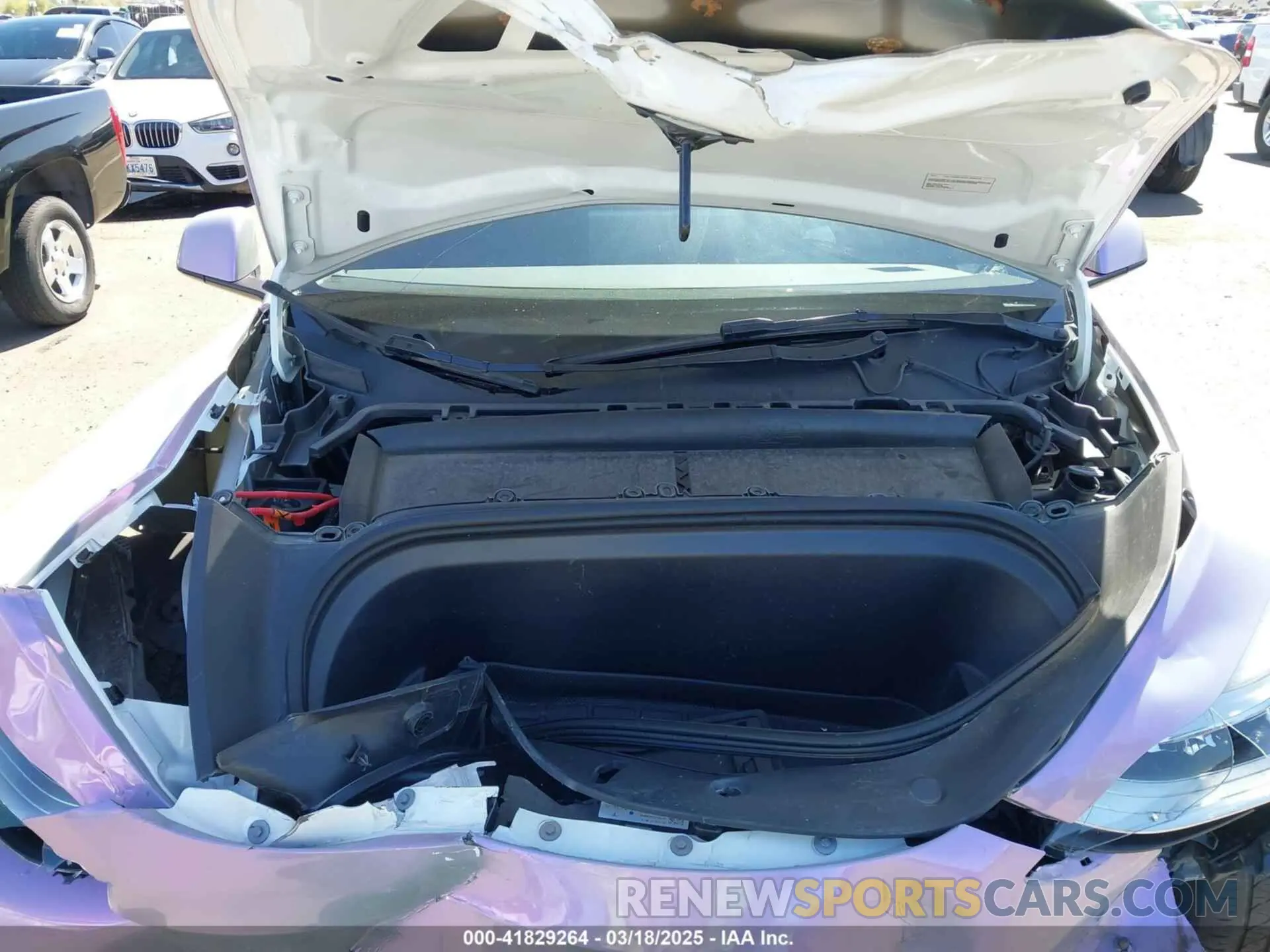 10 Photograph of a damaged car 7SAYGDEE4PA136413 TESLA MODEL Y 2023
