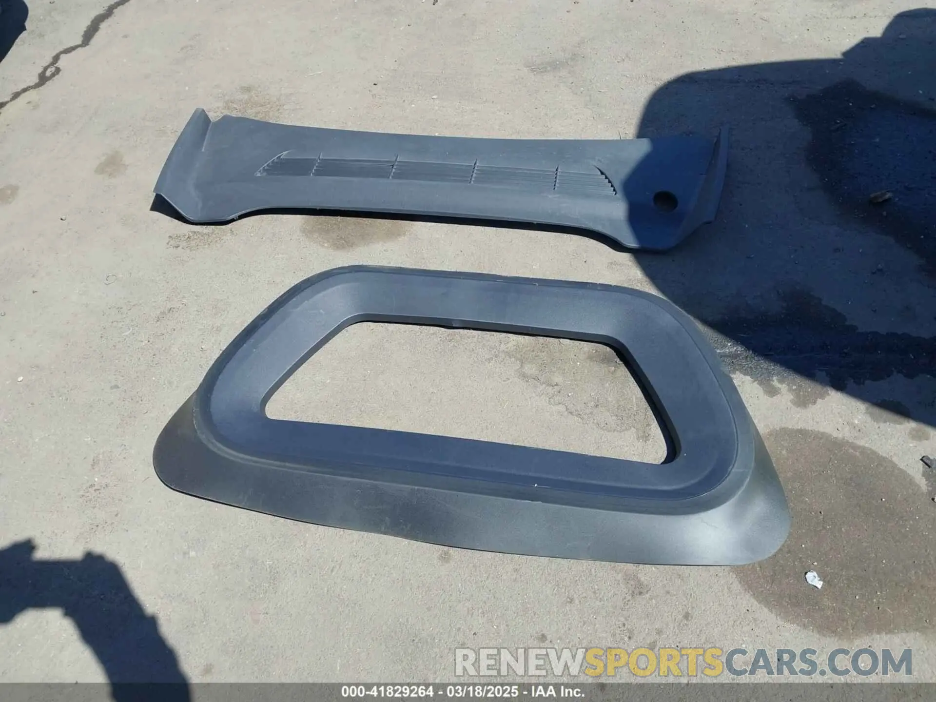 11 Photograph of a damaged car 7SAYGDEE4PA136413 TESLA MODEL Y 2023